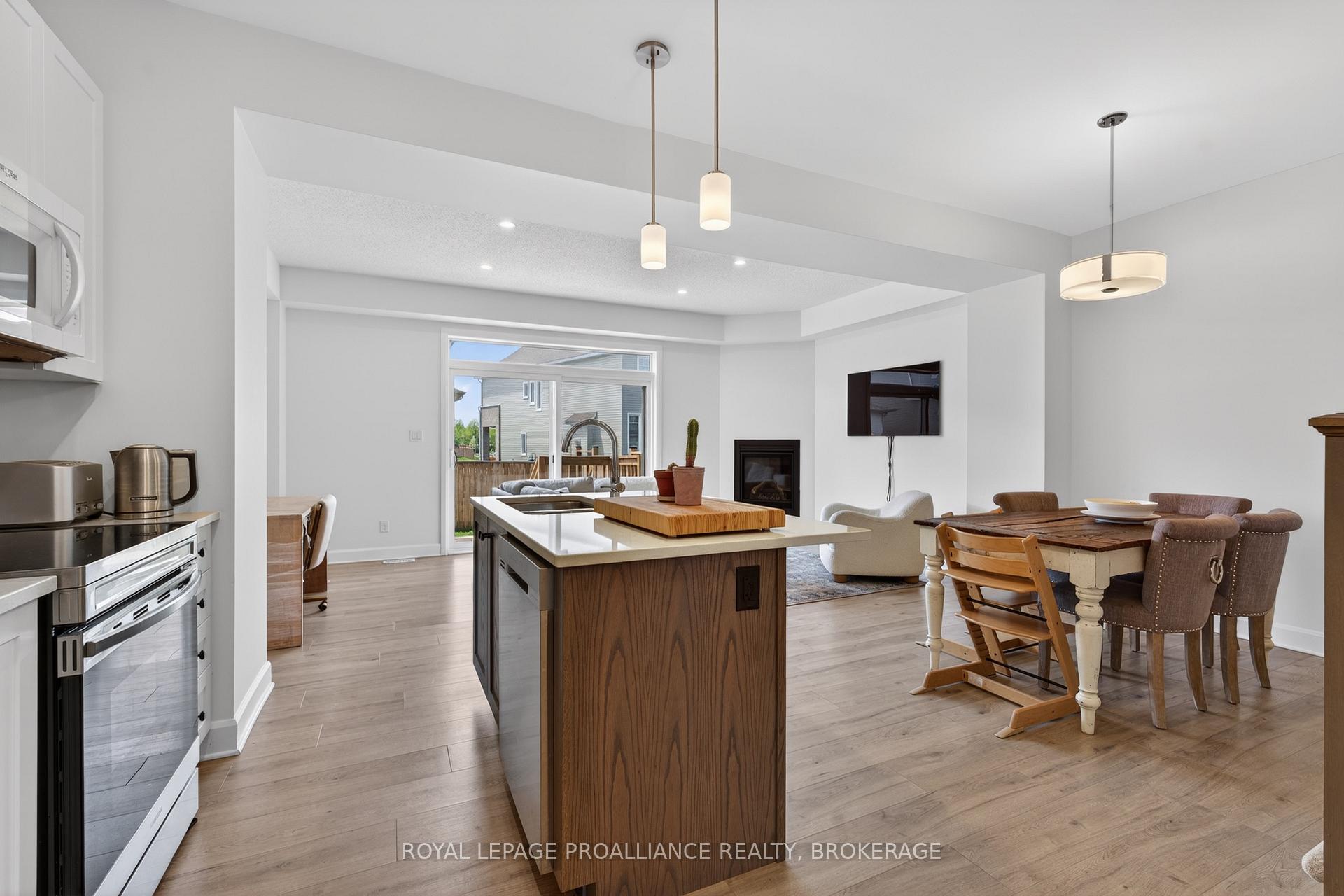 1536 Scarlet Street, Kingston — photo 4 of 5