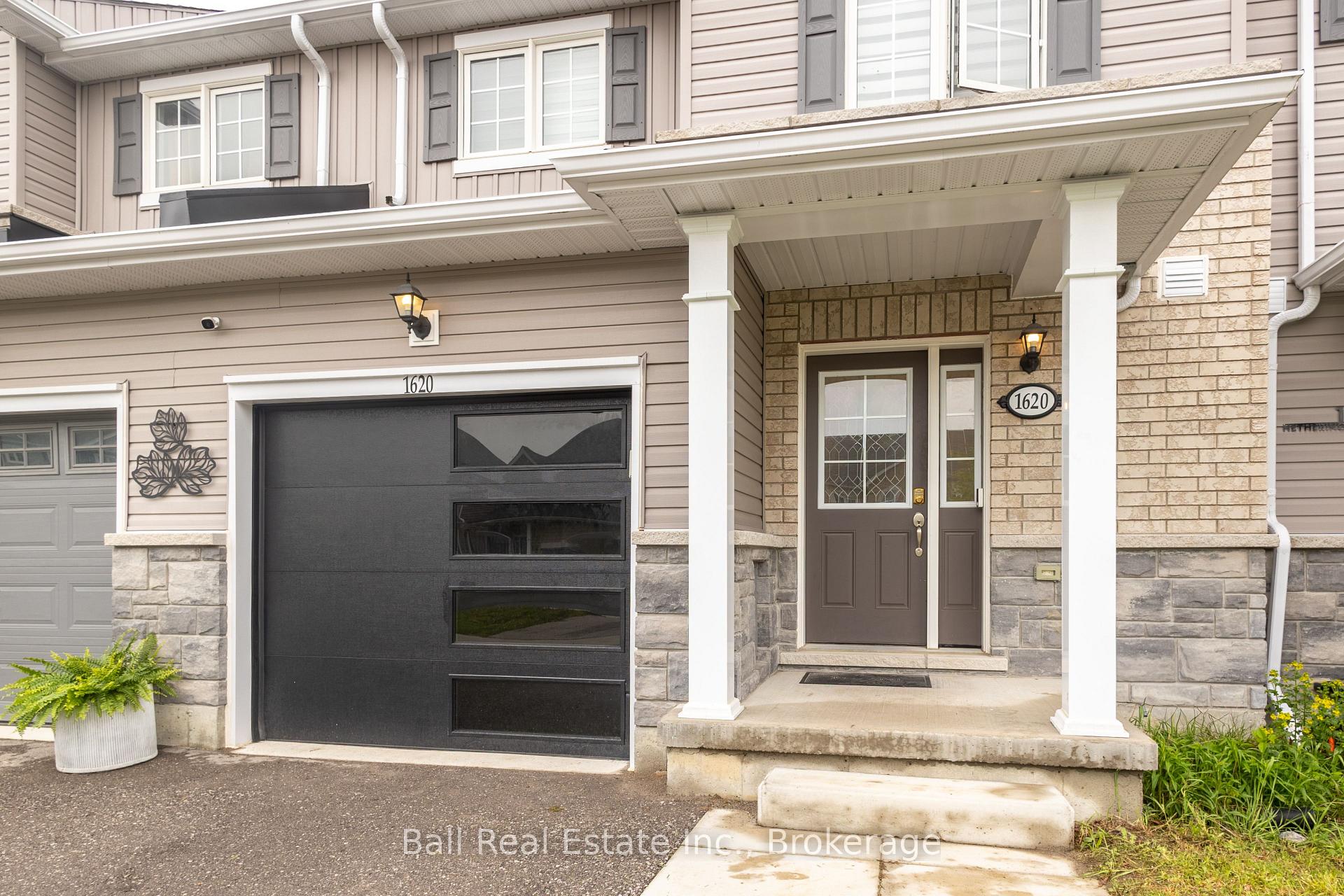 1620 Hetherington Drive, Peterborough — photo 2 of 5