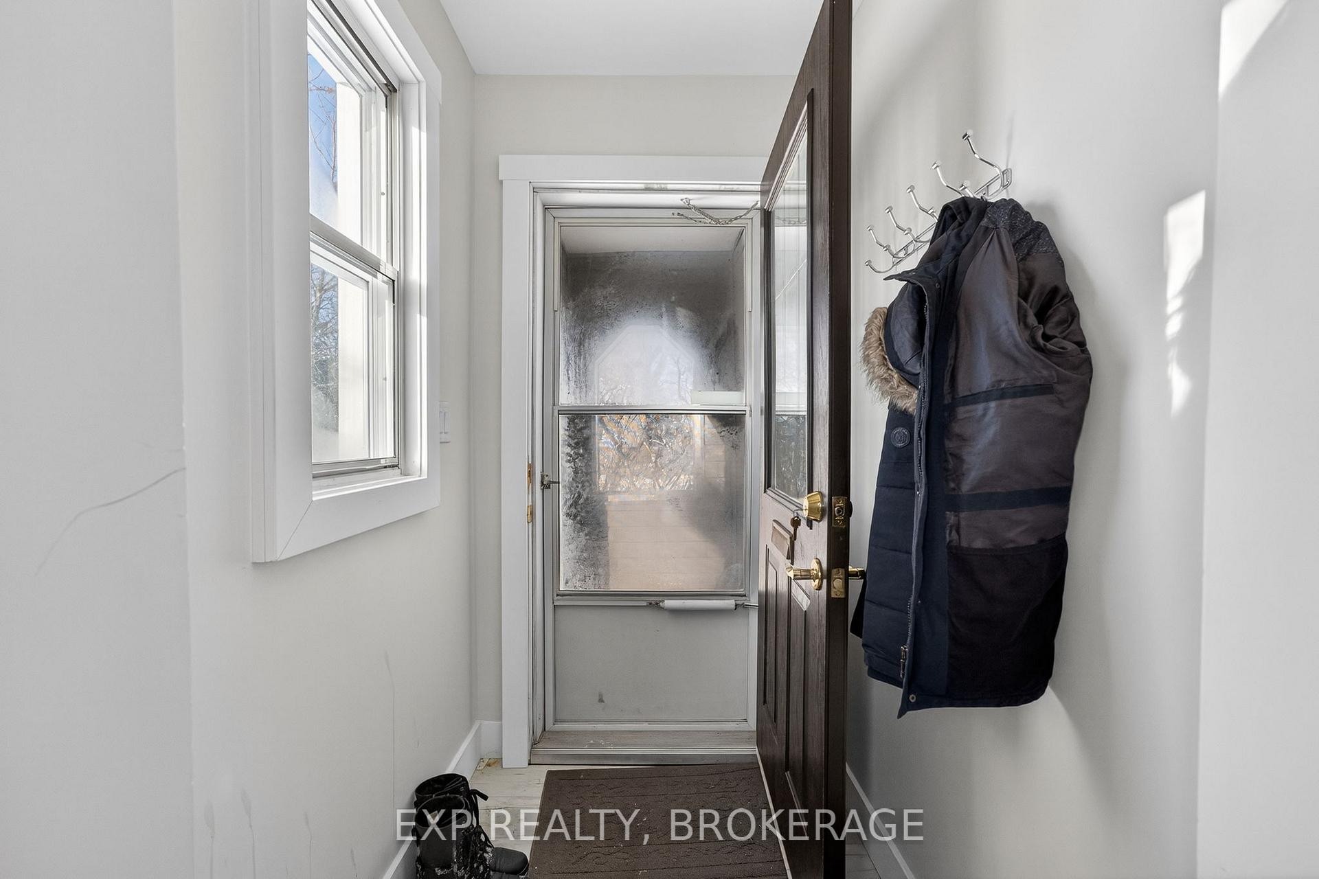 19 Scott Street, Kingston — photo 2 of 5