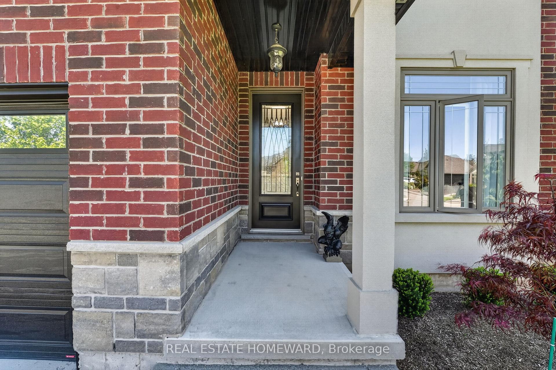 56 Calista Drive, Welland — photo 2 of 5