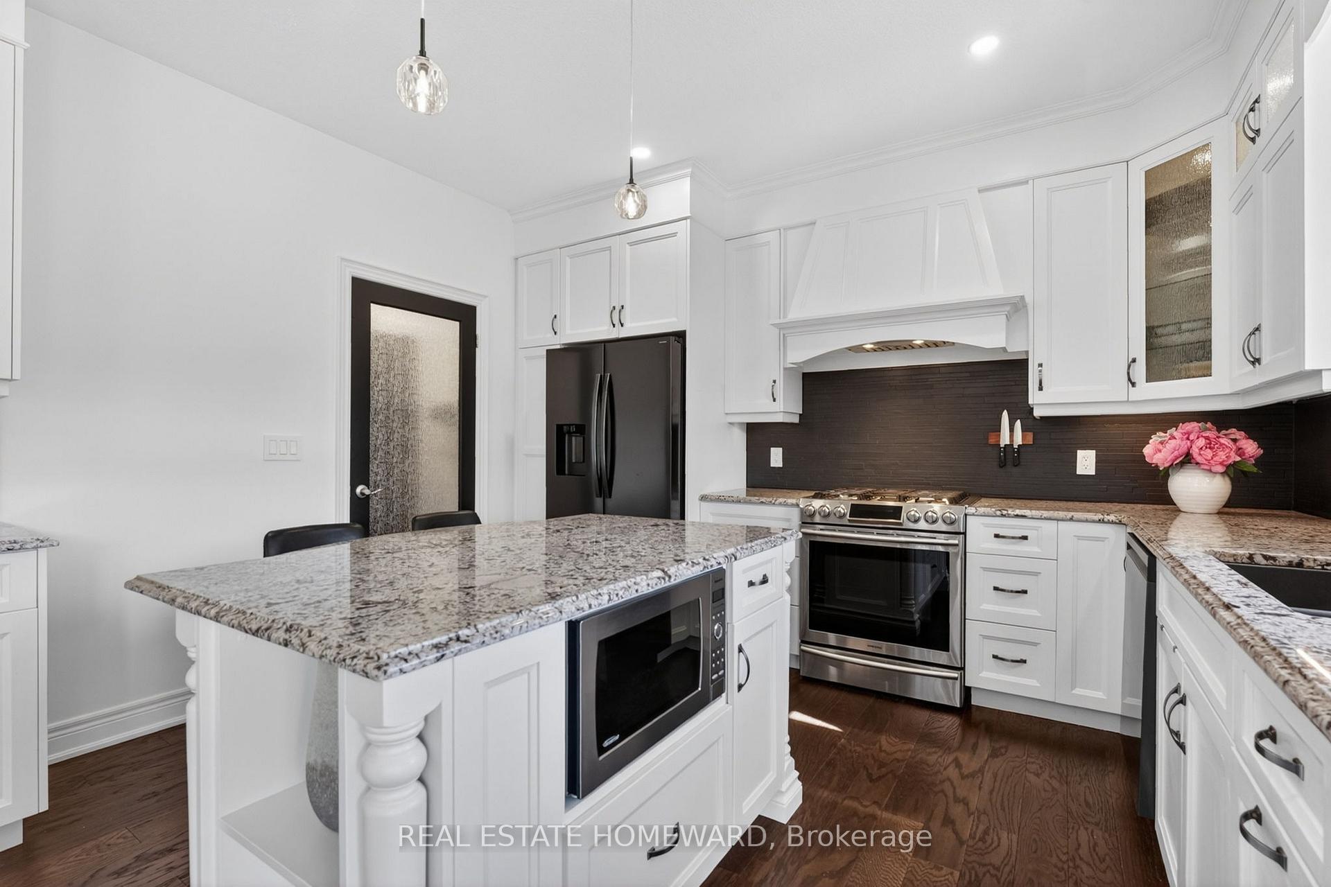 56 Calista Drive, Welland — photo 4 of 5