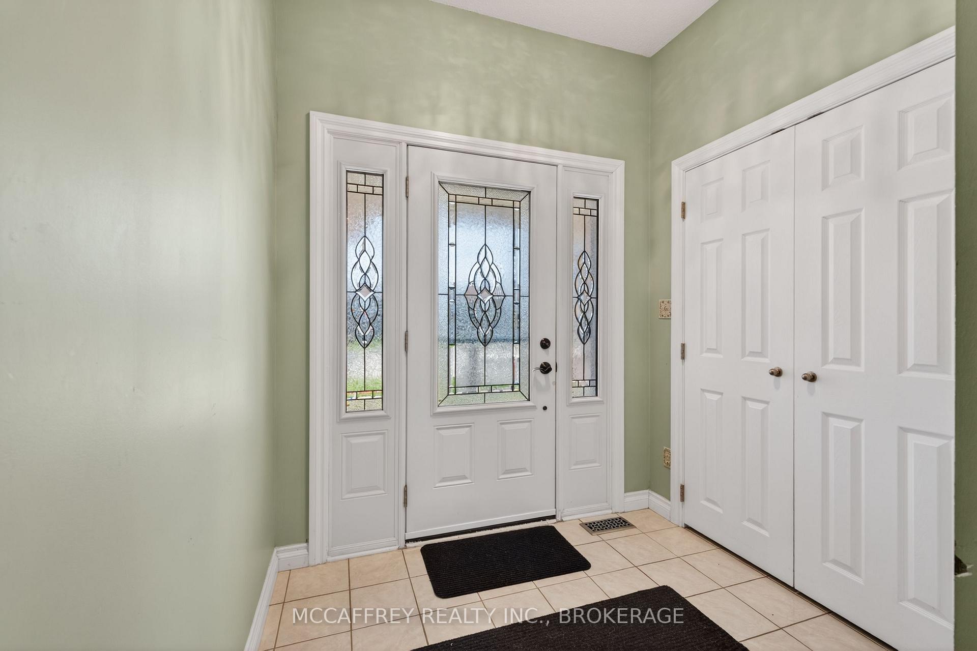 508 Farnham Court, Kingston — photo 3 of 5
