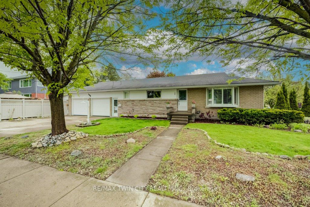 196 Lourdes Street, Waterloo, ON N2L 1N7 — Waterloo, Ontario