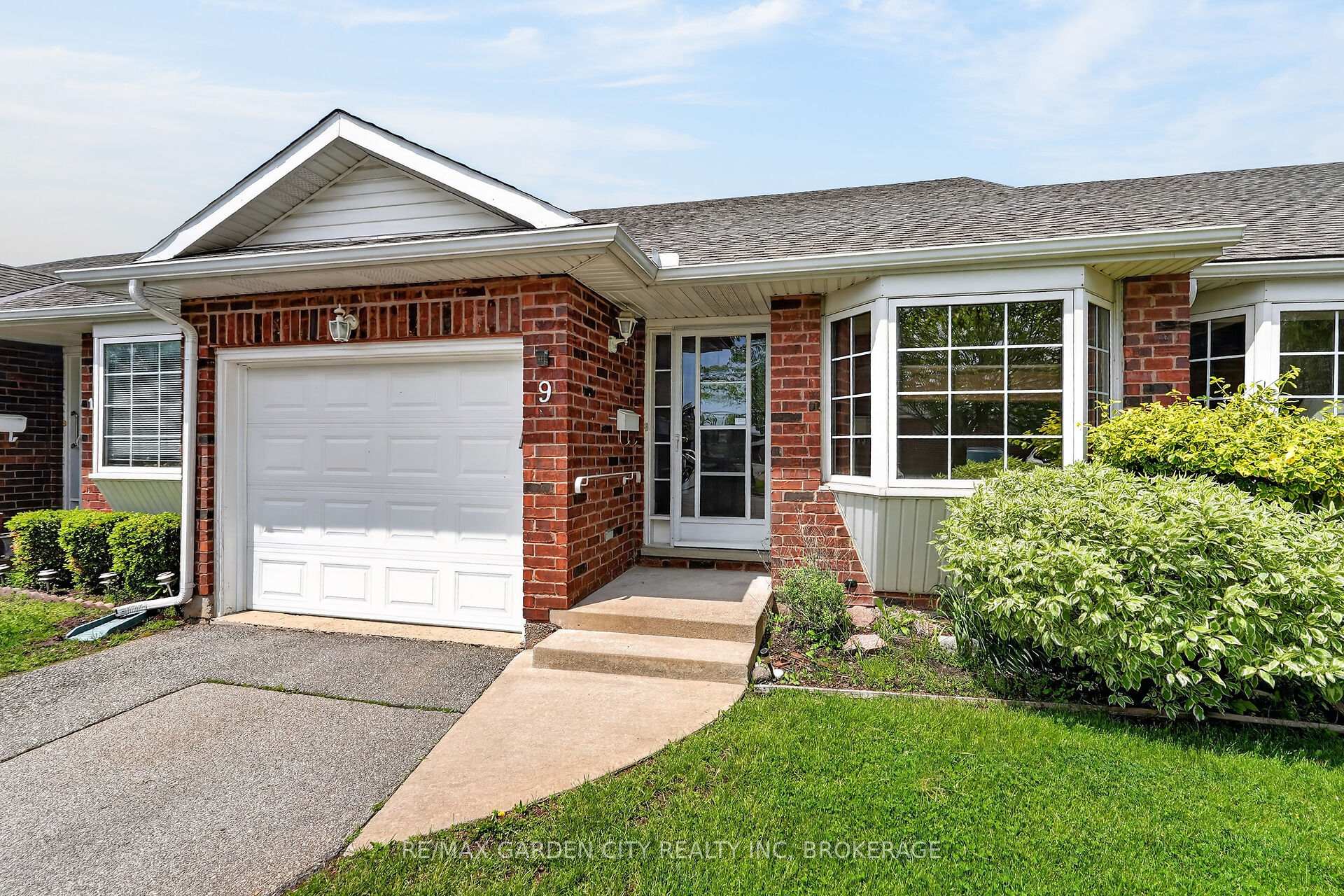 162 First Street 9, Welland — photo 3 of 5