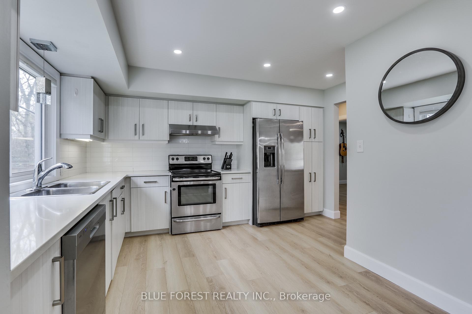 42 Regency Road, London North — photo 2 of 5