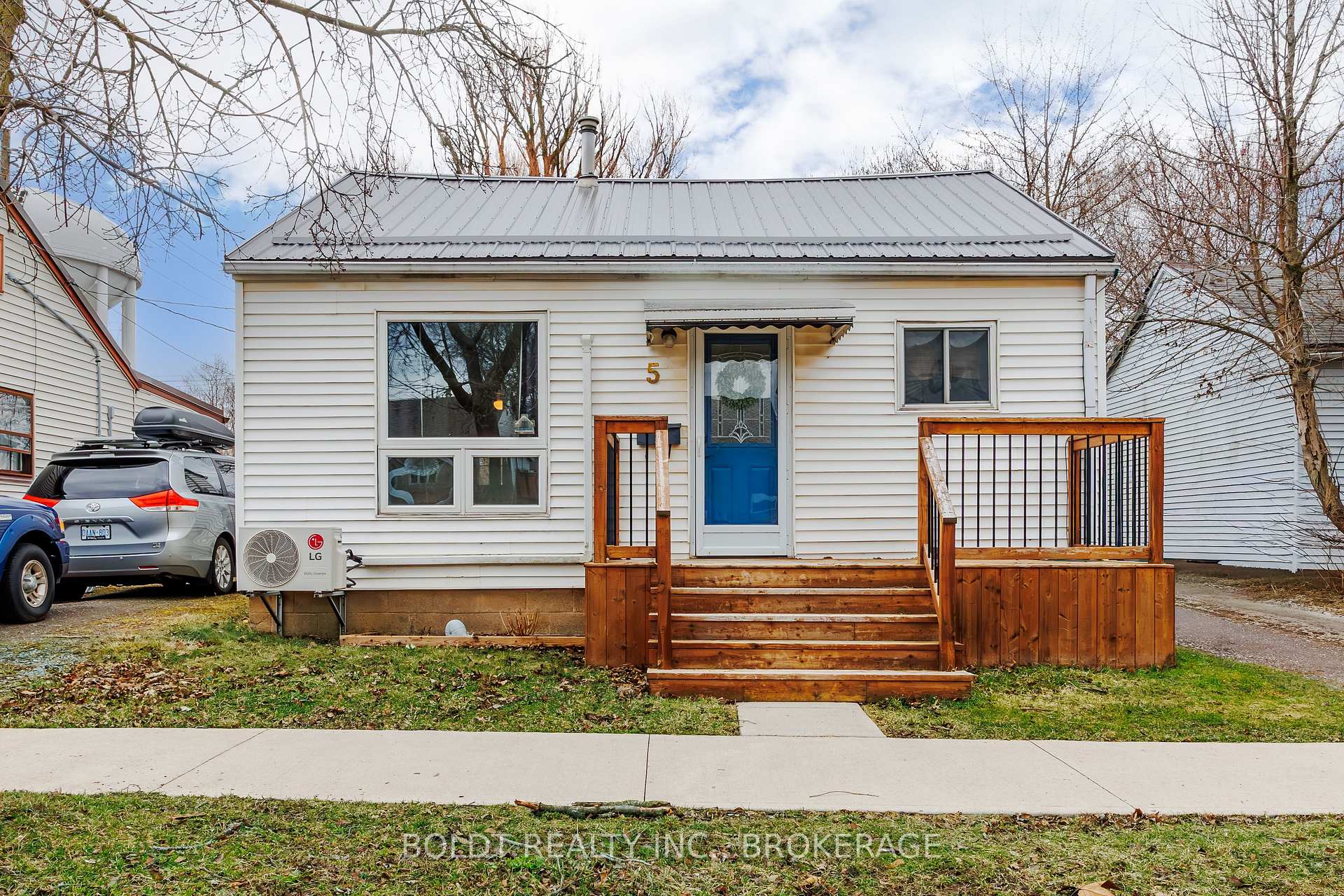 5 Nelles Road, Welland, ON L3B 2P1 — Welland, Ontario