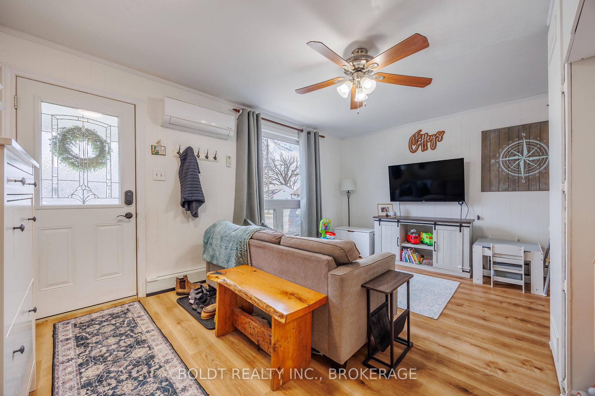 5 Nelles Road, Welland — photo 2 of 5