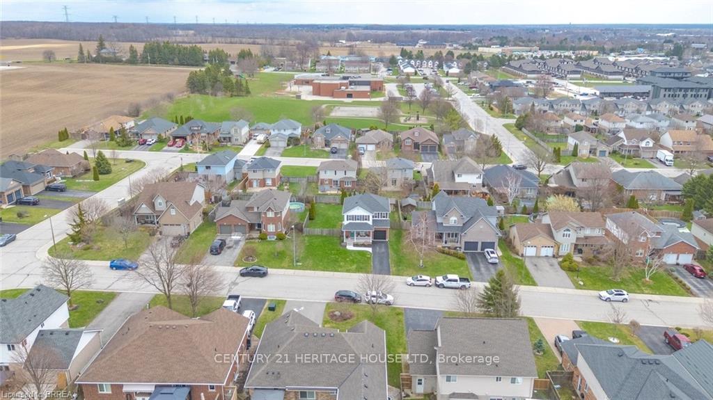 34 Primrose Drive, Tillsonburg — photo 3 of 5