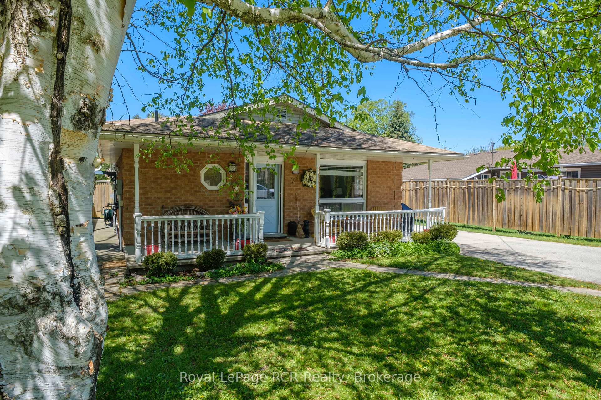 74 Grenville Street N, Saugeen Shores — photo 2 of 5