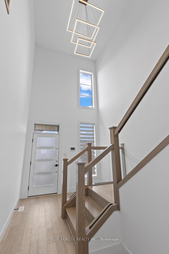 37 Evylean Court, St. Thomas — photo 5 of 5