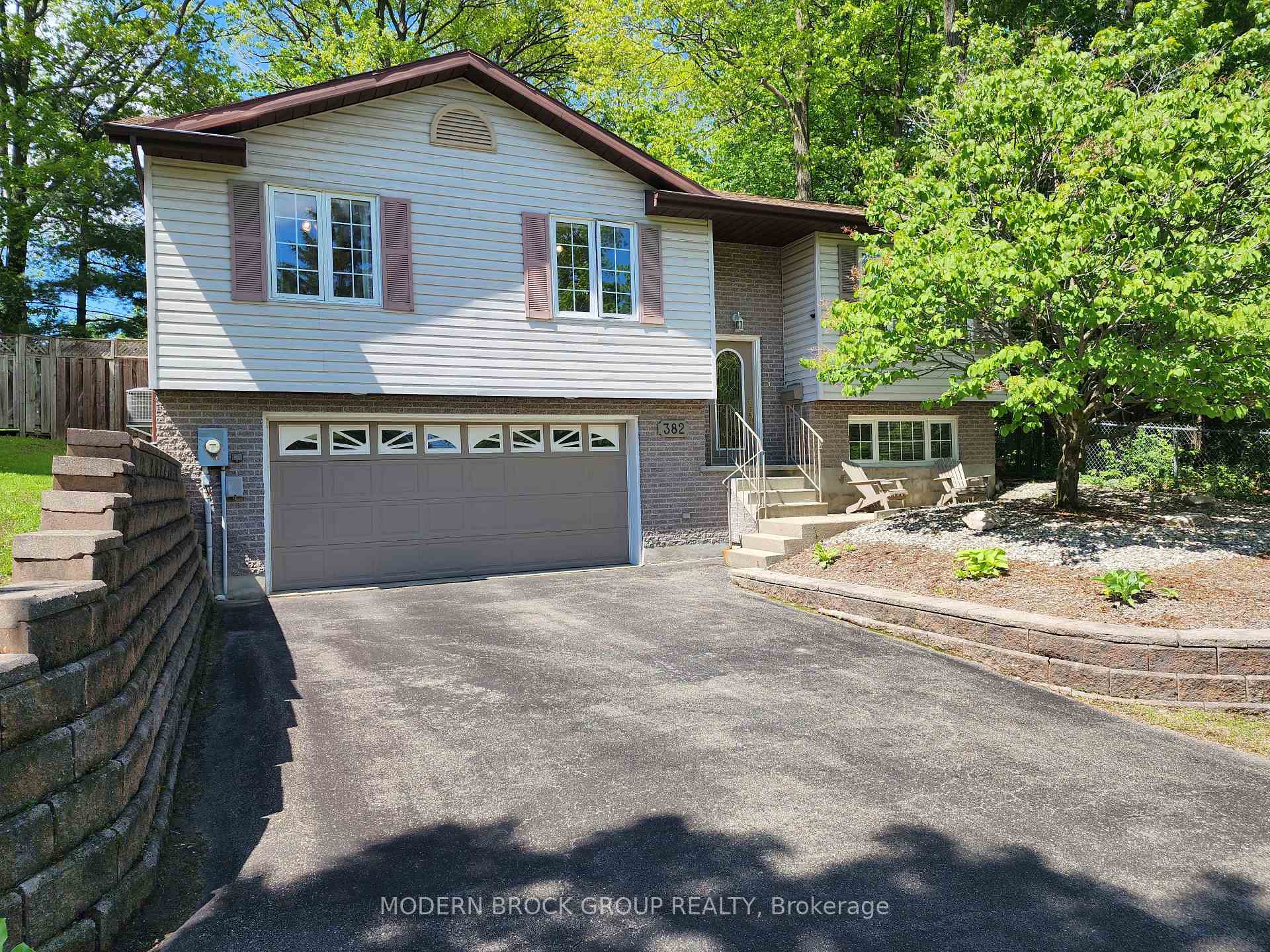 382 PEARL Street W, Brockville, ON K6V 4E5 — Brockville, Ontario