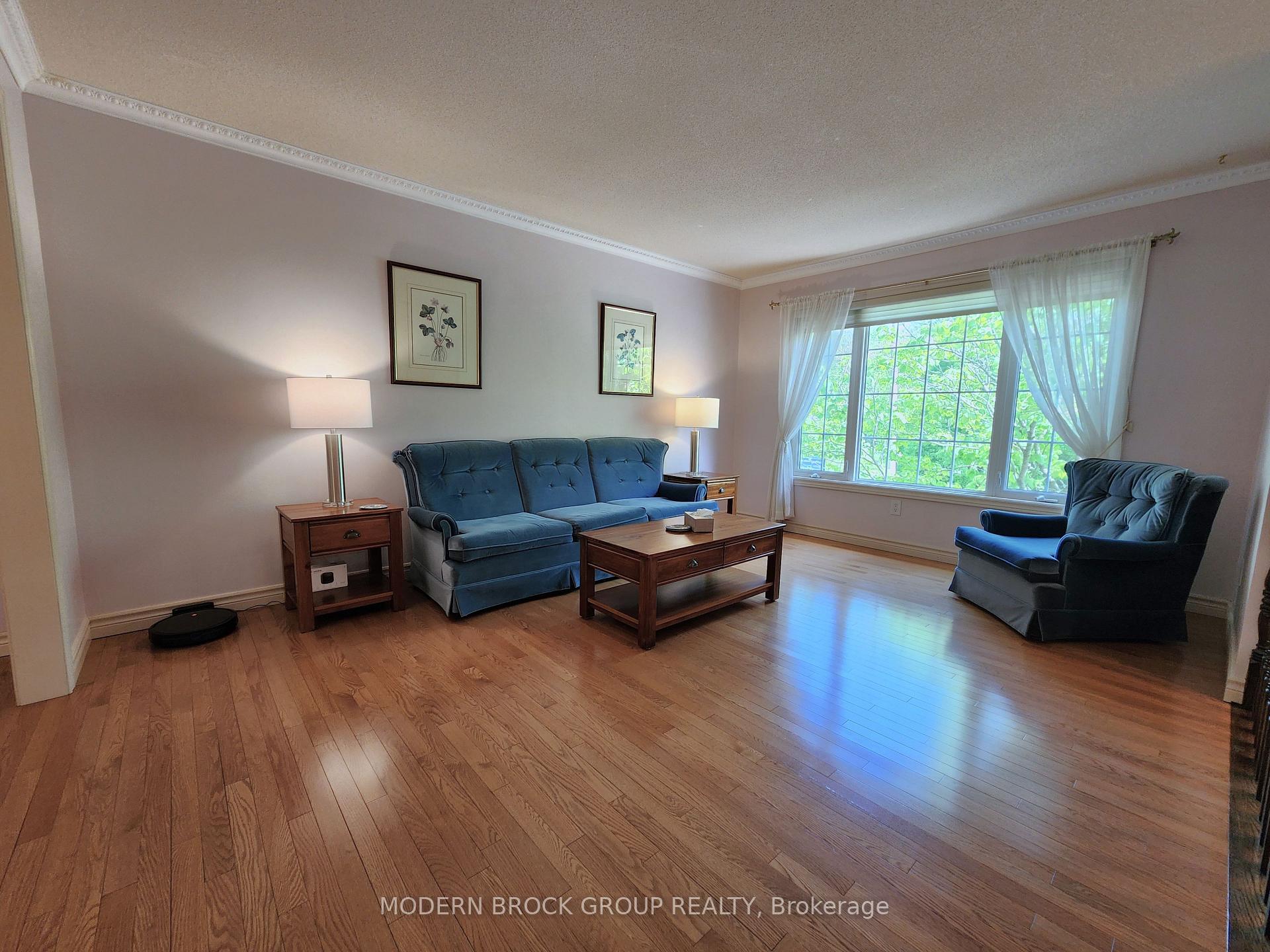 382 PEARL Street W, Brockville — photo 5 of 5