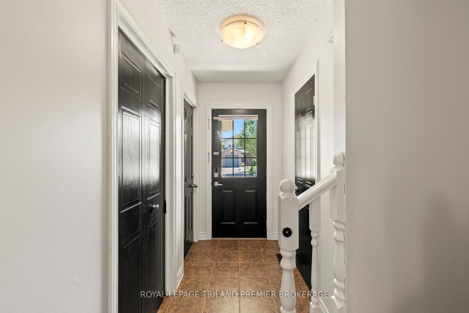 872 Marigold Street, London North — photo 3 of 5