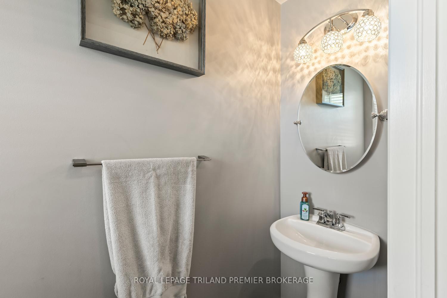 872 Marigold Street, London North — photo 5 of 5