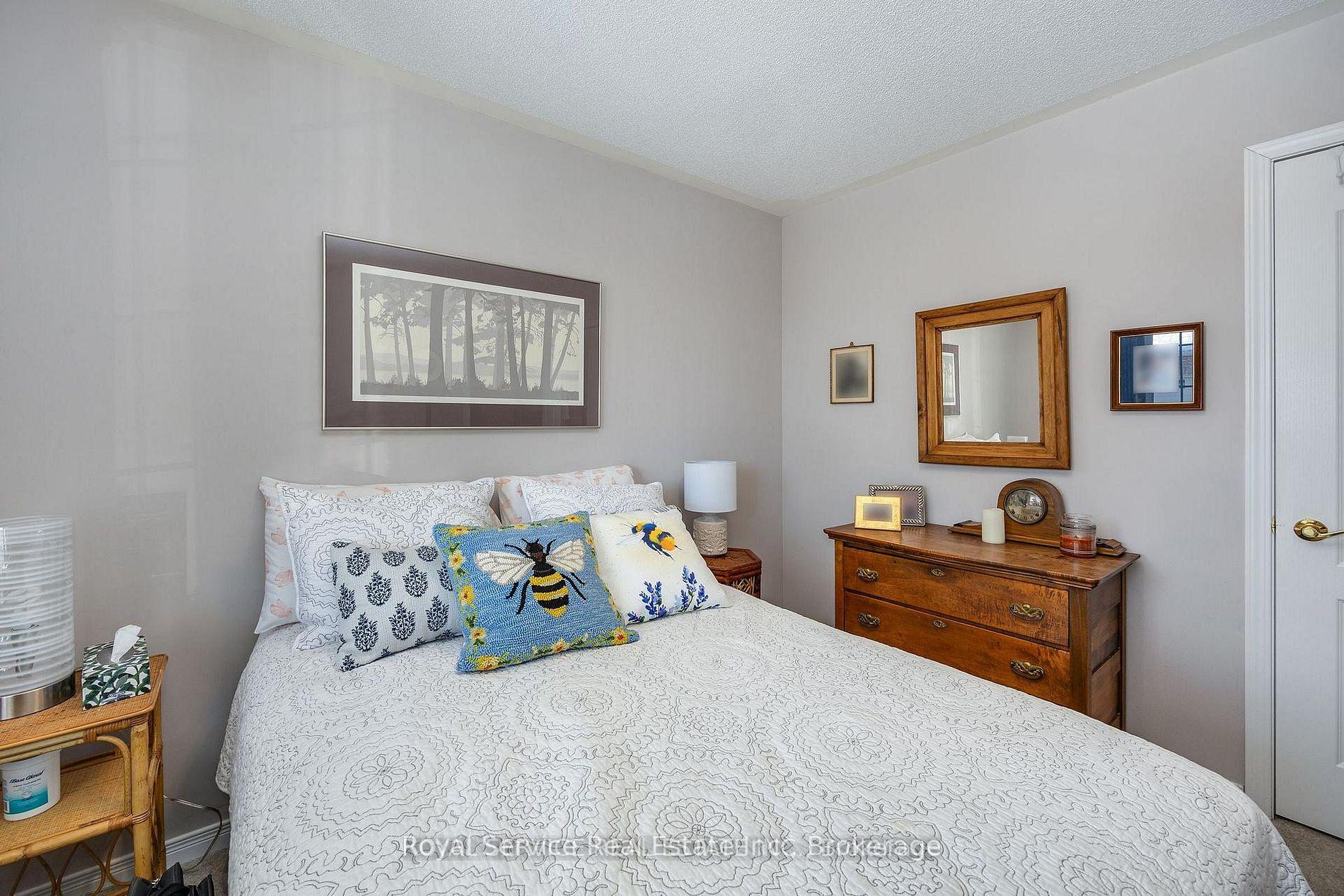877 Wentworth Street 6, Peterborough — photo 5 of 5