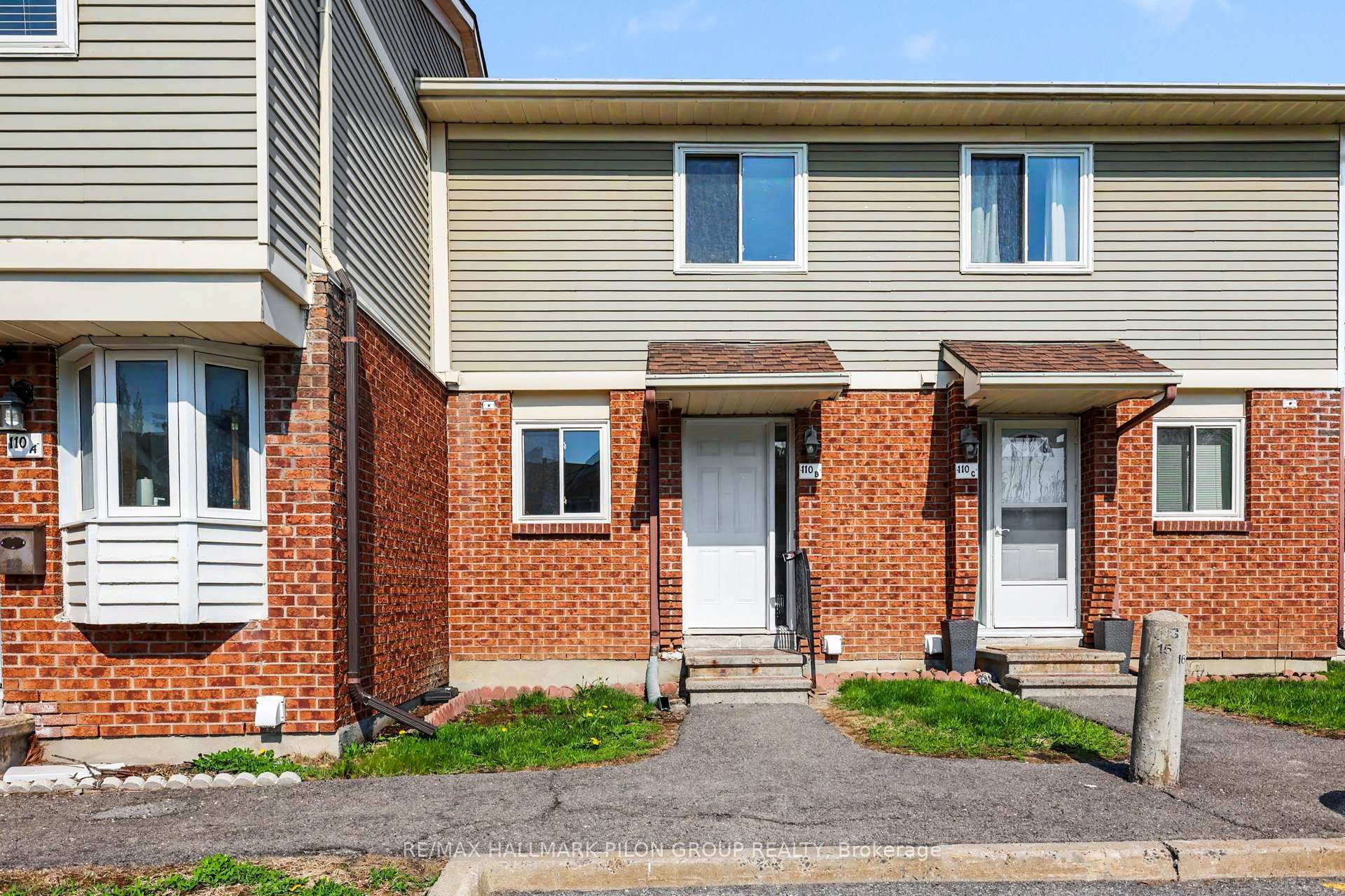 110 Valley Stream Drive B, South of Baseline to Knoxdale, ON K2H 9E1 — South of Baseline to Knoxdale, Ontario