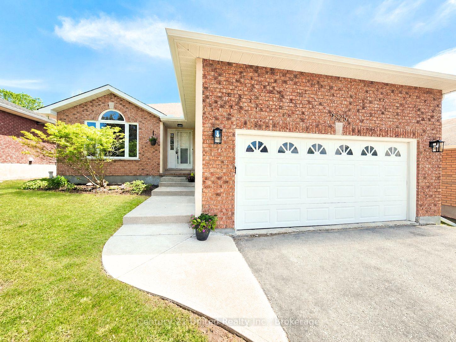 2225 Lorraine Drive, Peterborough — photo 2 of 5