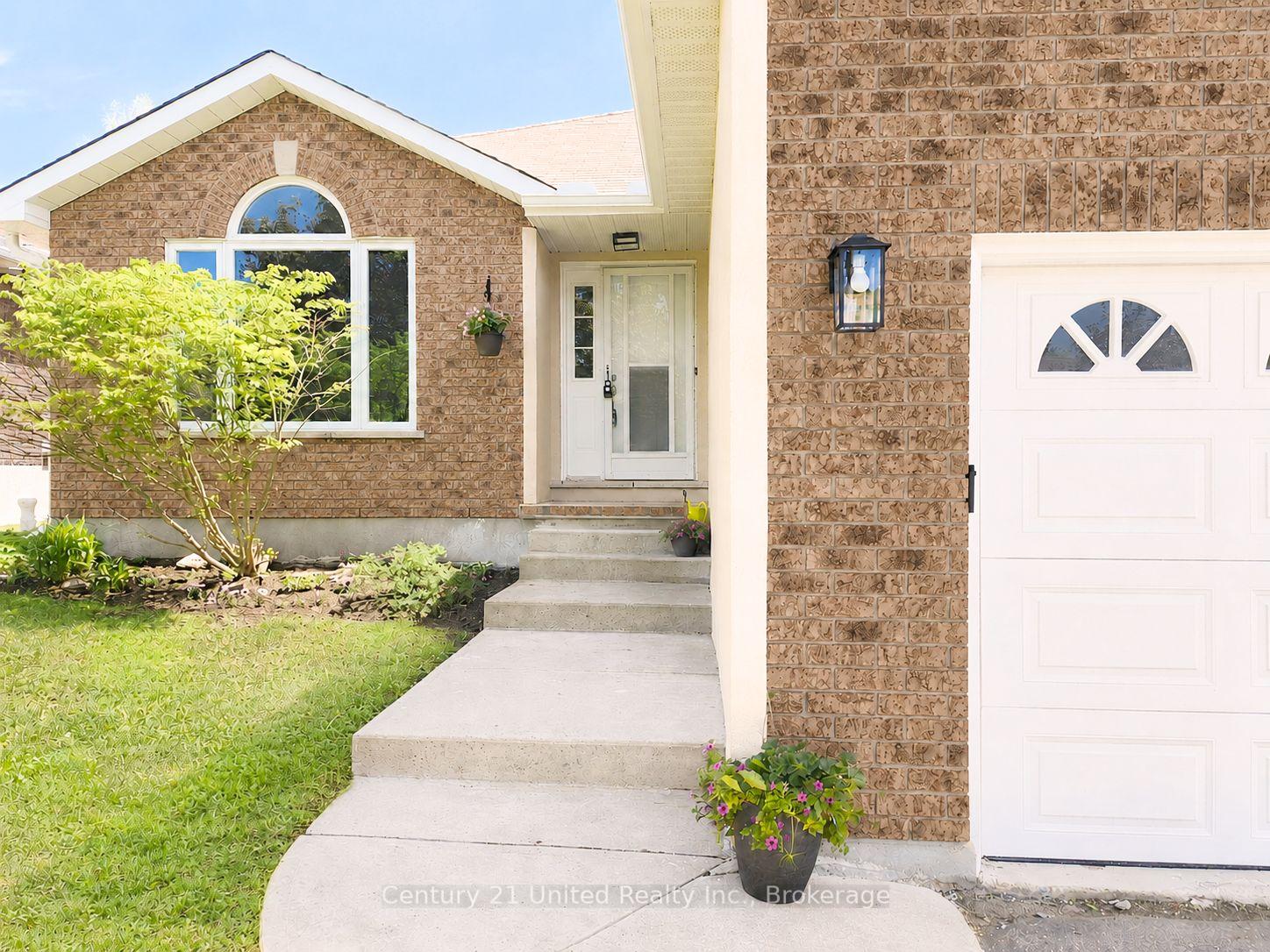 2225 Lorraine Drive, Peterborough — photo 3 of 5