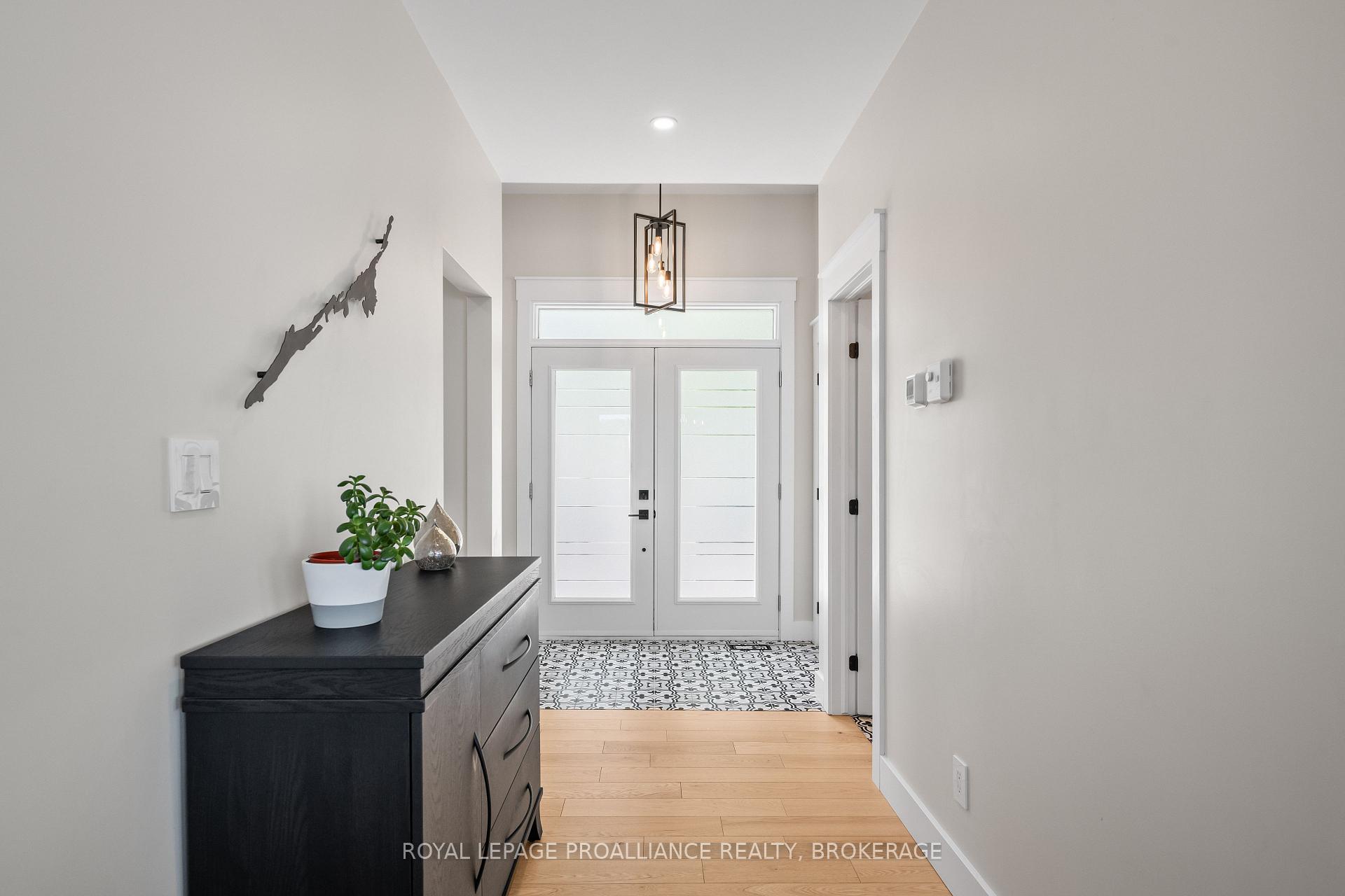 3370 Loughborough Drive, Kingston — photo 4 of 5
