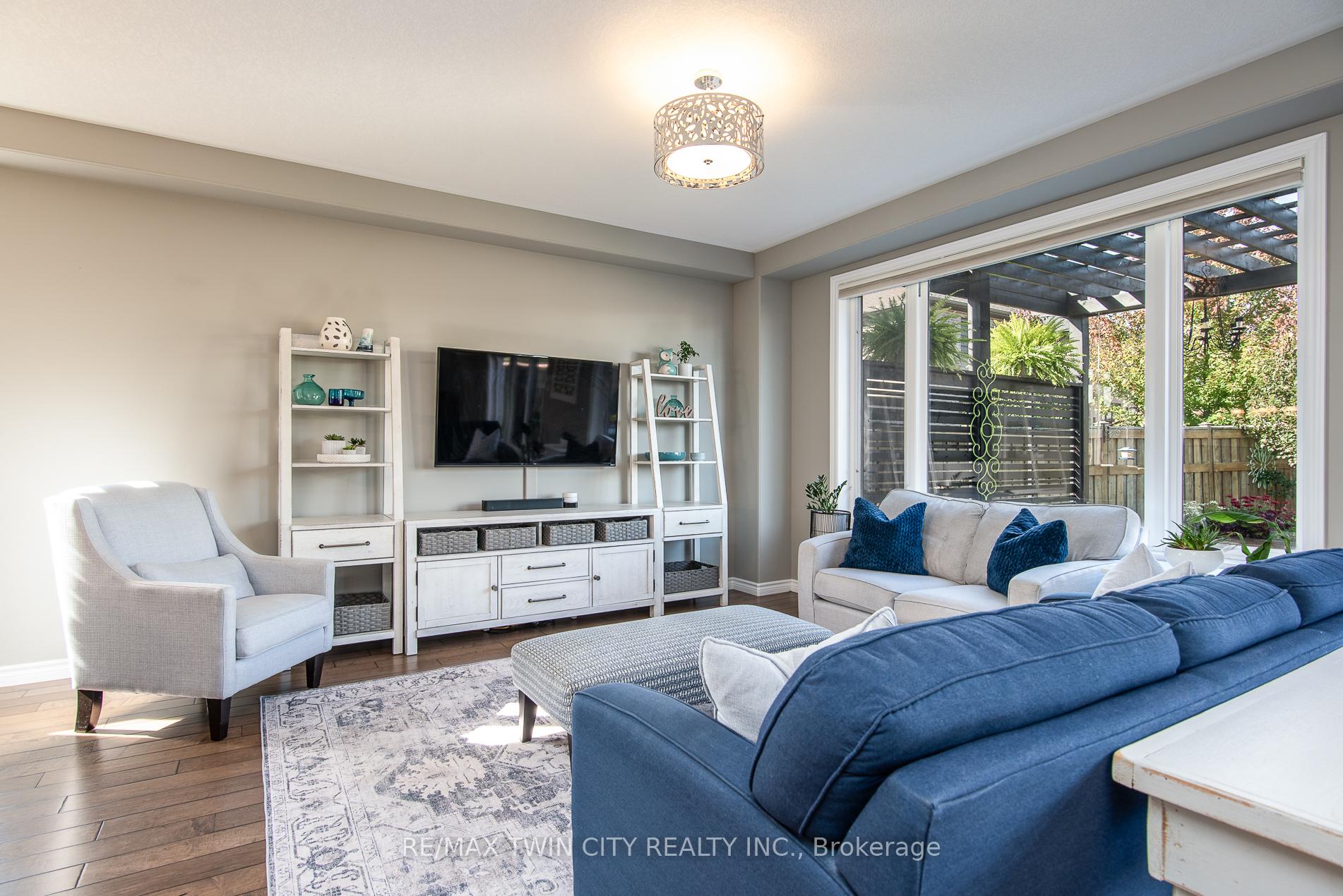 597 Sundew Drive, Waterloo — photo 5 of 5