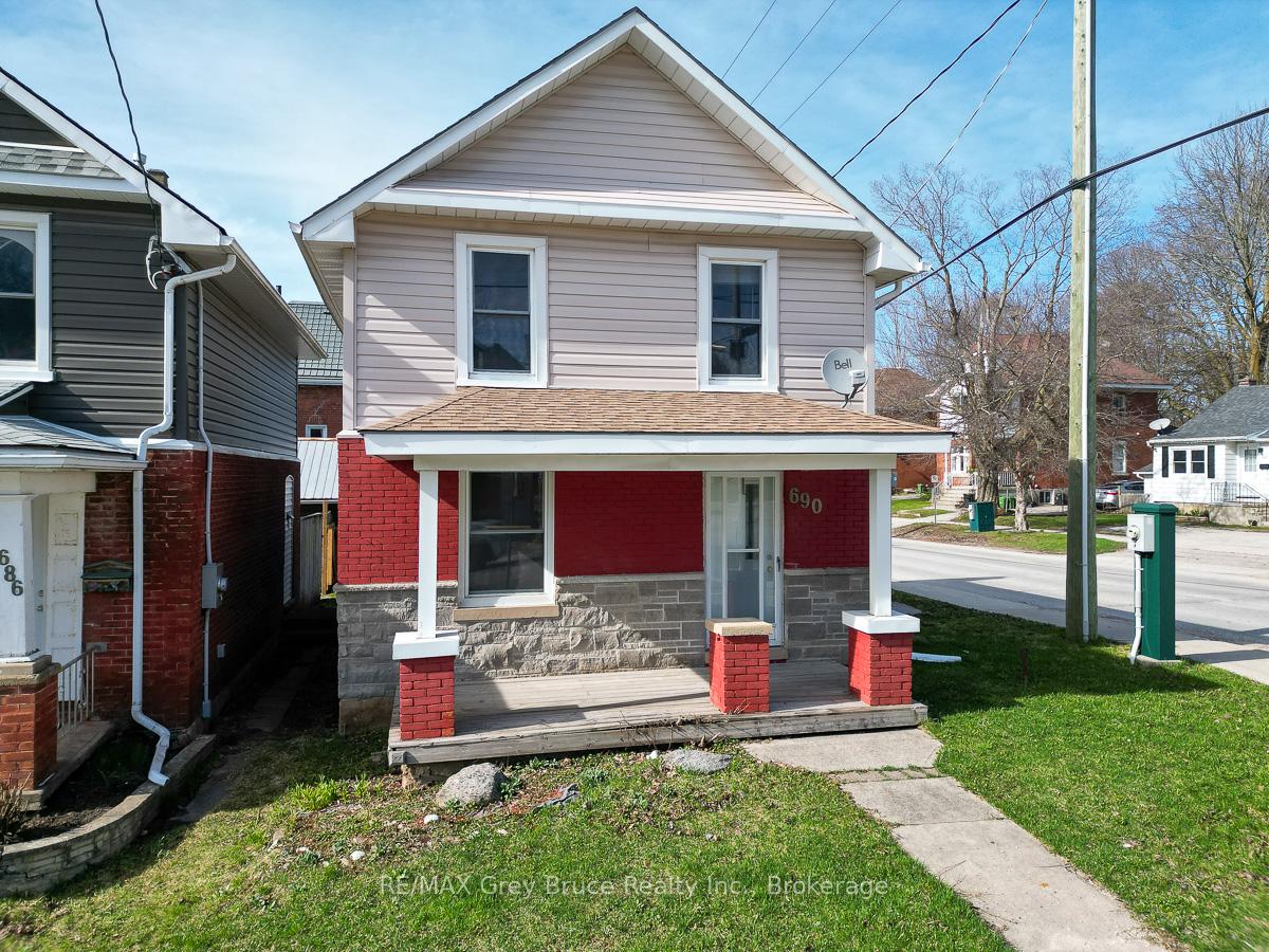 690 8th Street E, Owen Sound — photo 2 of 5