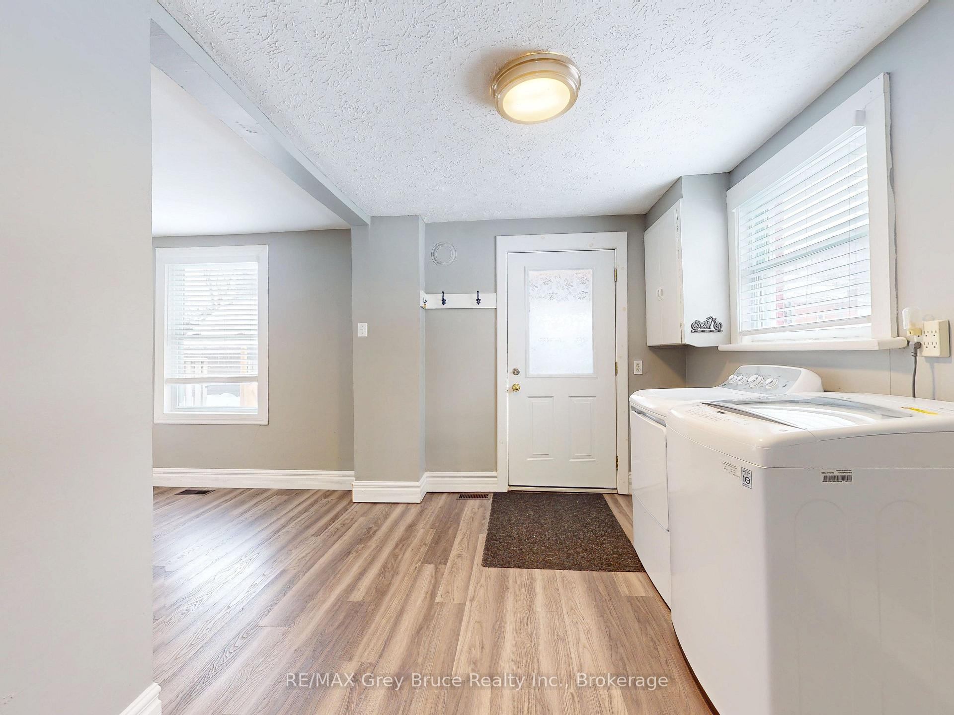 690 8th Street E, Owen Sound — photo 5 of 5