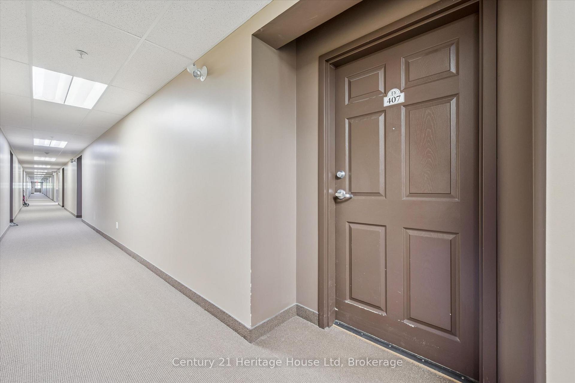625 St David Street S 407, Centre Wellington — photo 5 of 5