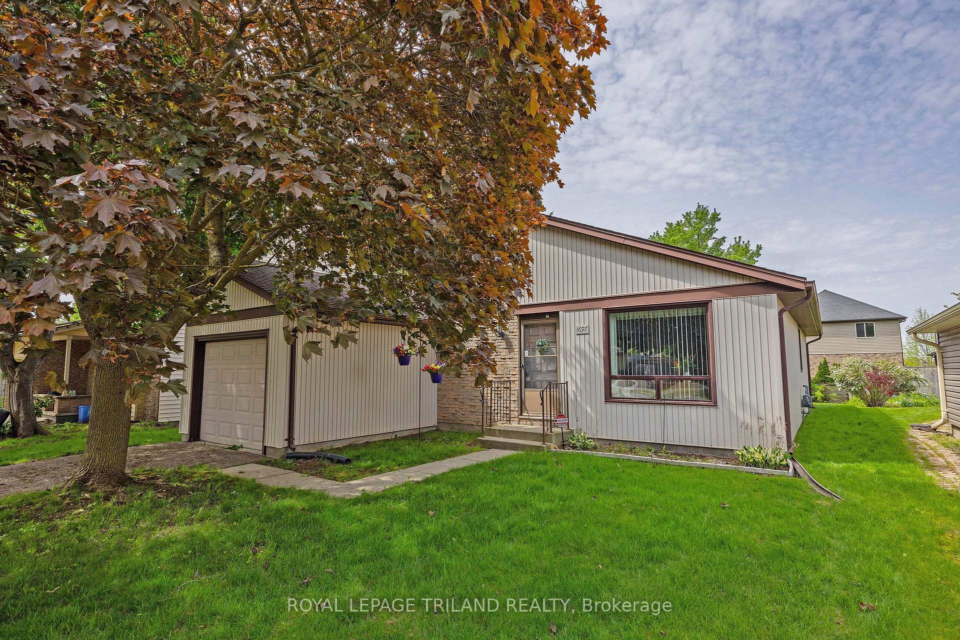 1697 Aldersbrook Road, London North — photo 3 of 5