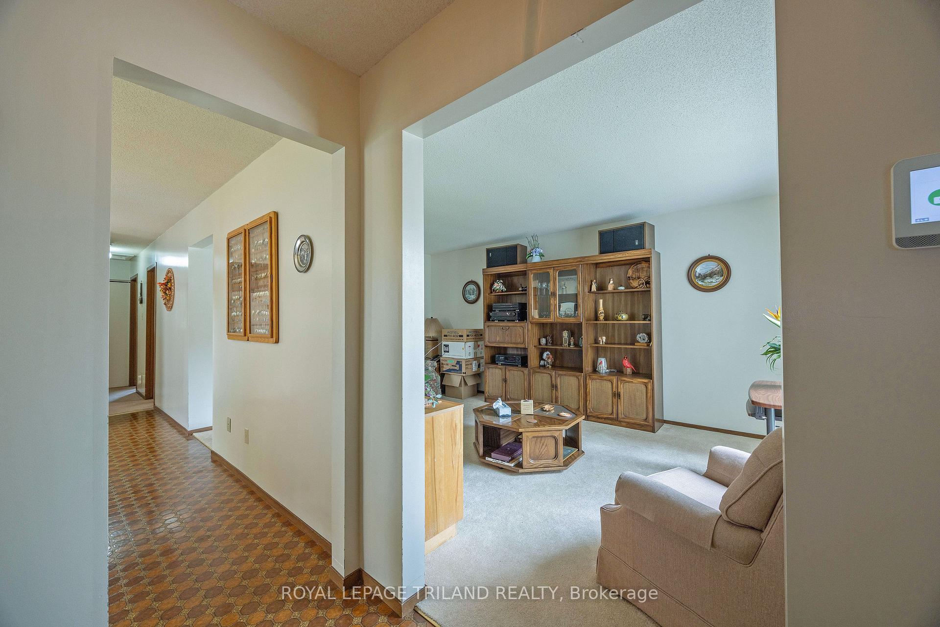 1697 Aldersbrook Road, London North — photo 5 of 5