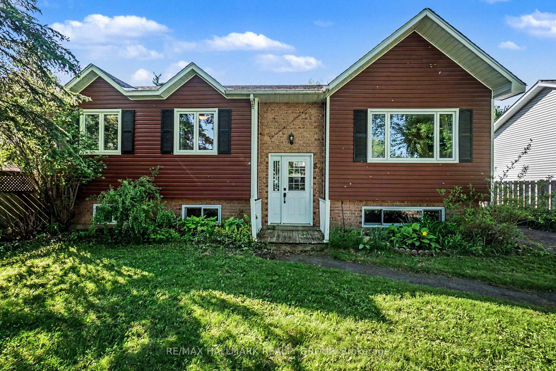 52 Castlebeau Street, Russell, ON K2P 1W1 — Russell, Ontario