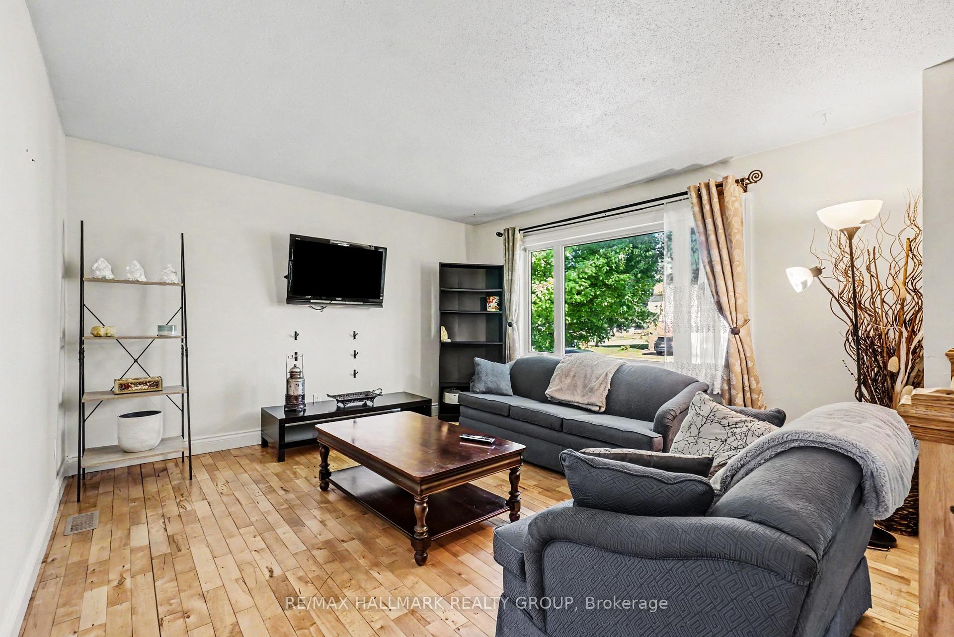 52 Castlebeau Street, Russell — photo 3 of 5