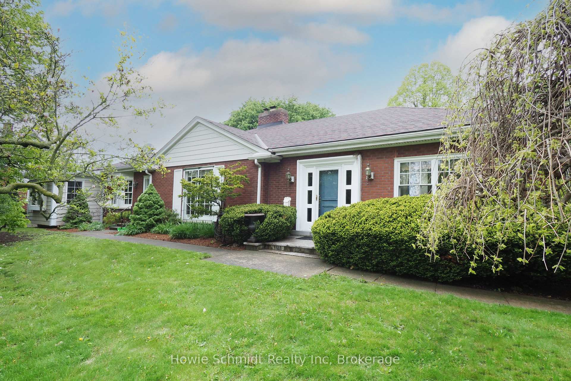 2023 Coronation Boulevard, Cambridge, ON N3H 3S1 — Cambridge, Ontario