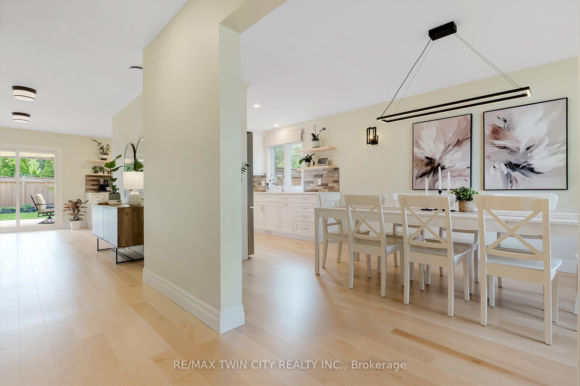 42 Handorf Drive, Cambridge — photo 4 of 5