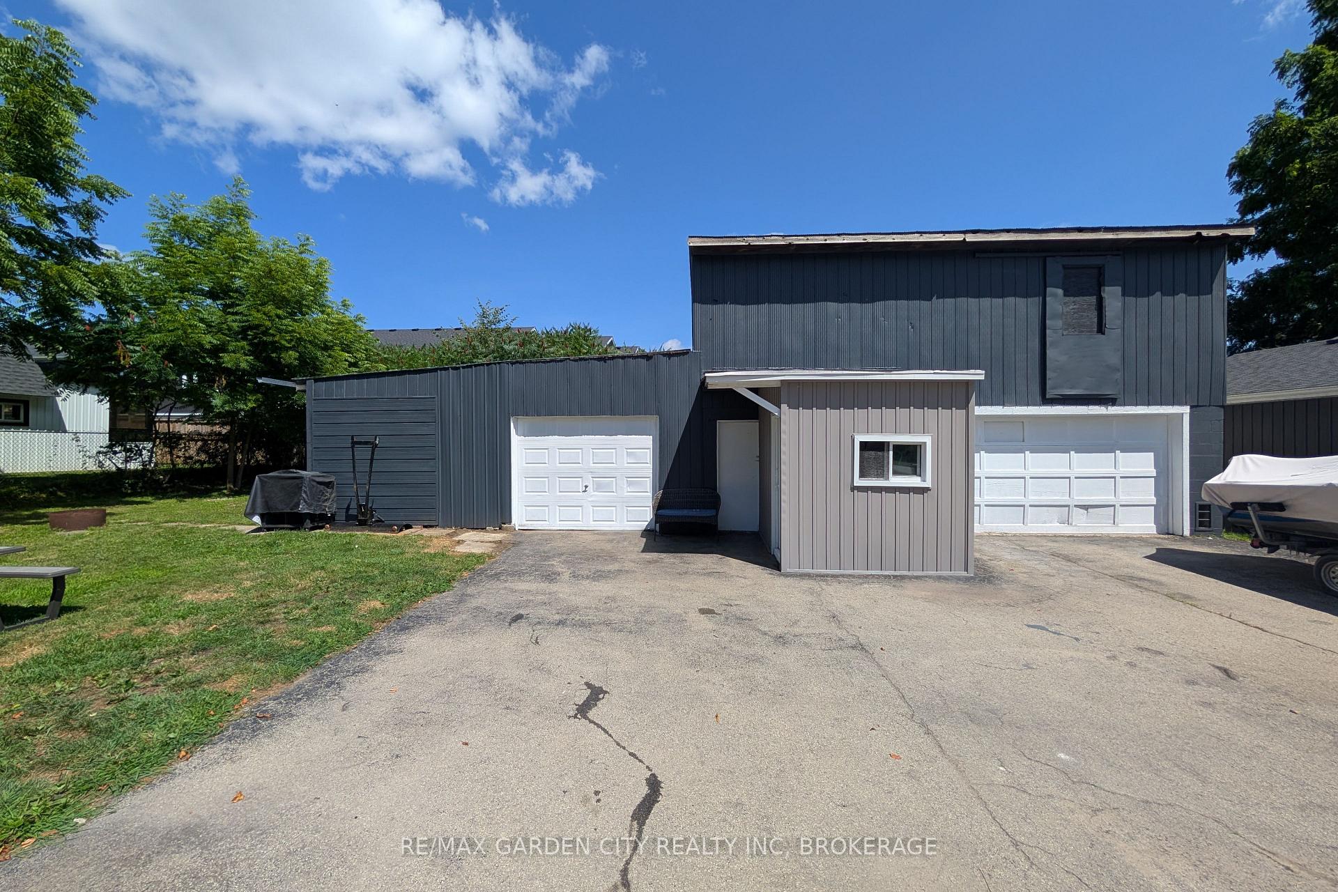 222 Ridgeway Road, Fort Erie — photo 2 of 5