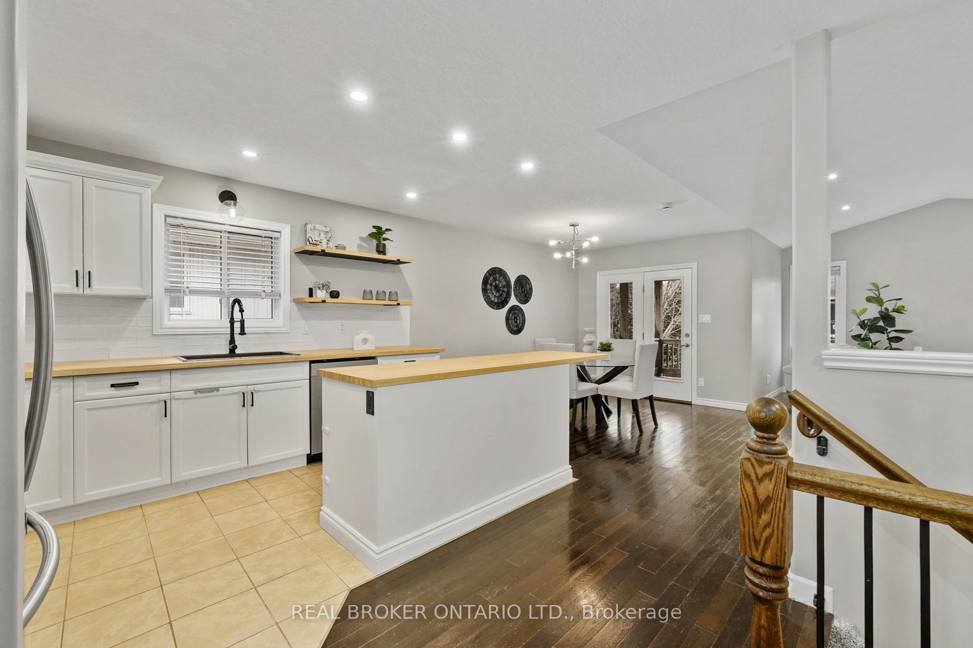 31 Fox Den Drive, Brighton — photo 5 of 5