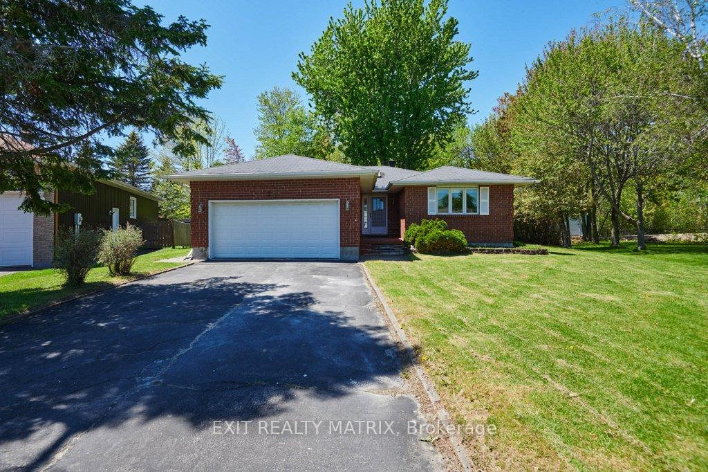 72 Castlebeau Street, Russell, ON K0A 1W0 — Russell, Ontario