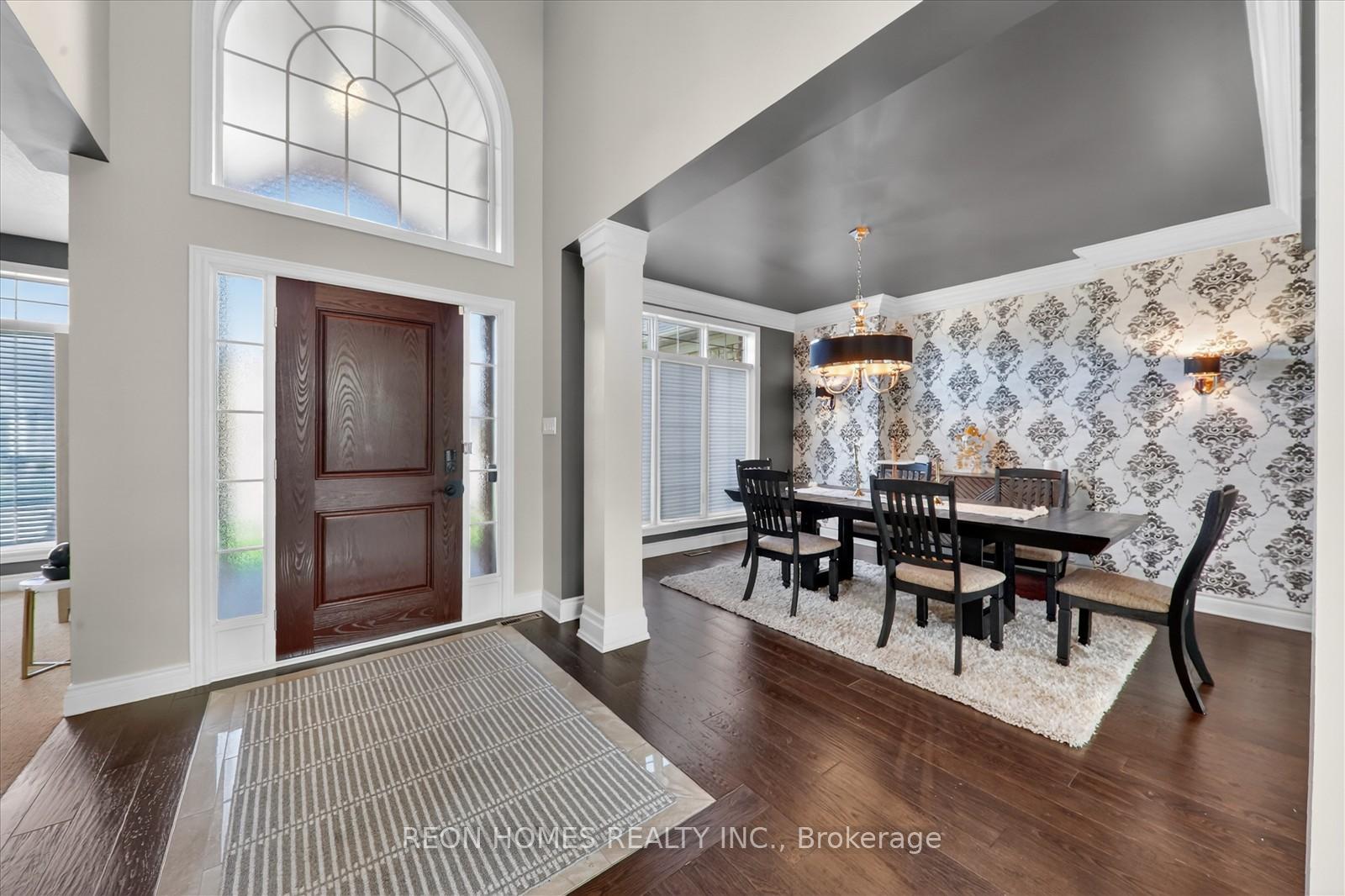 2192 Callingham Drive, London North — photo 3 of 5