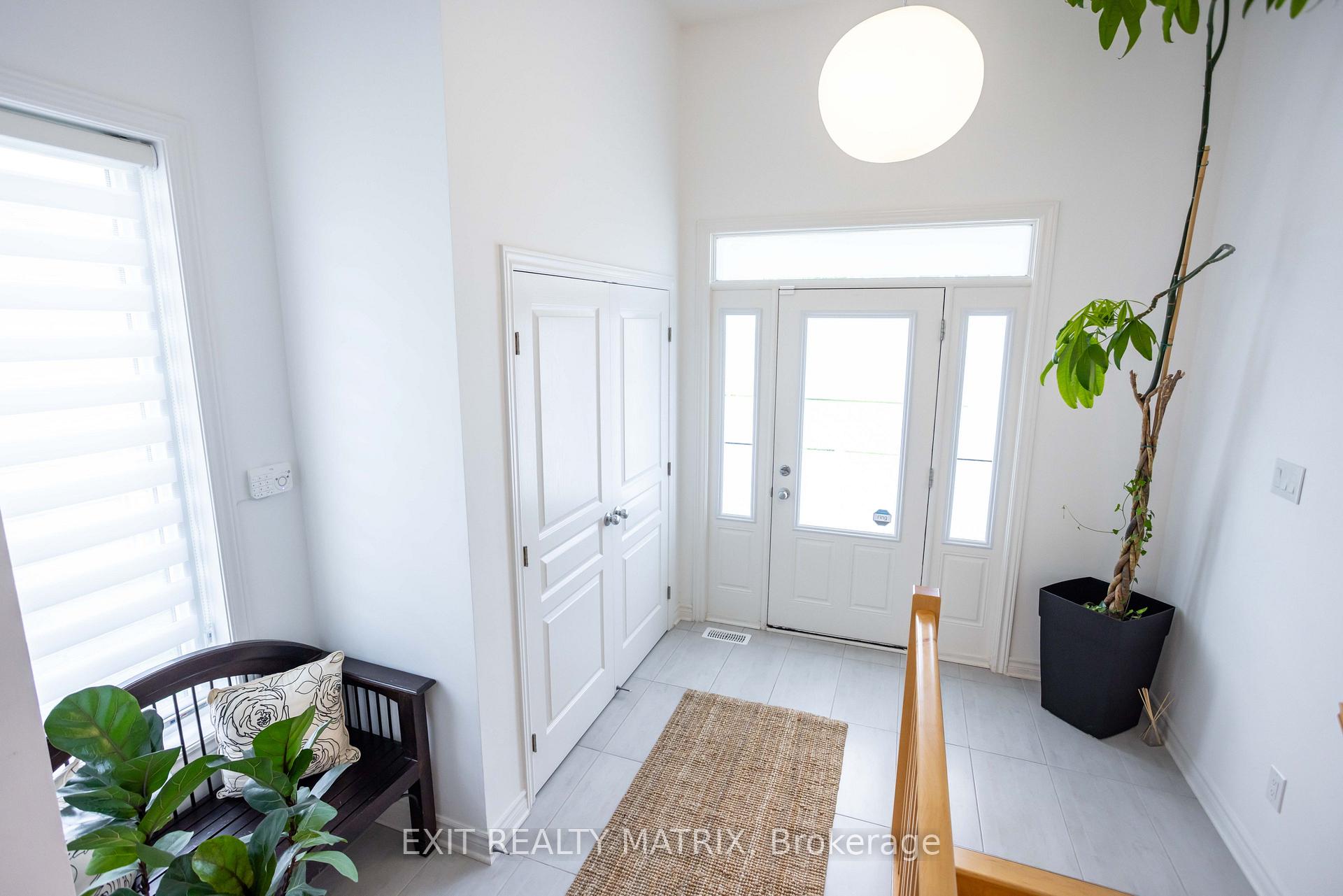 865 Cologne Street, Russell — photo 3 of 5