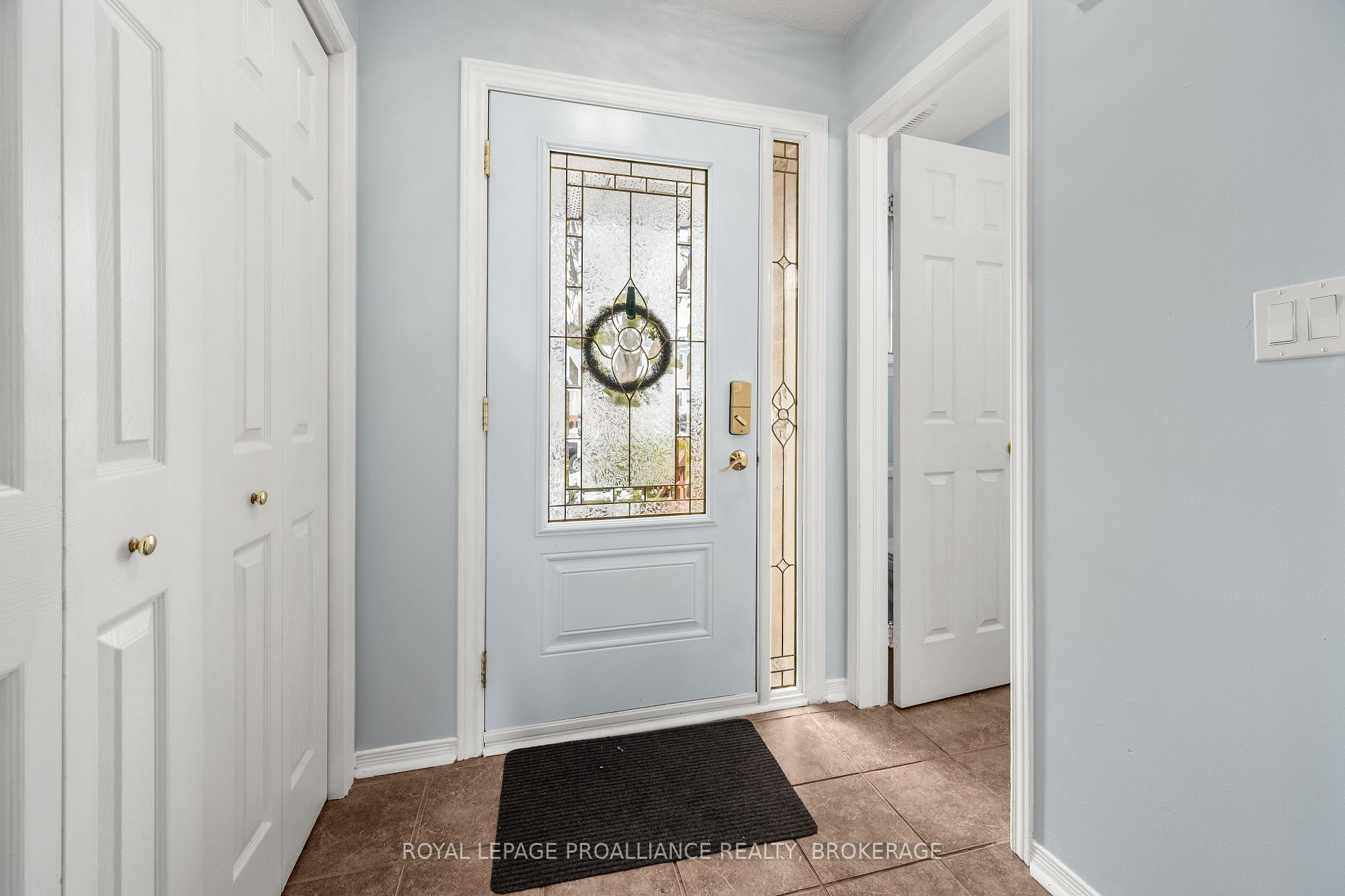 81 Rose Abbey Drive, Kingston — photo 2 of 5