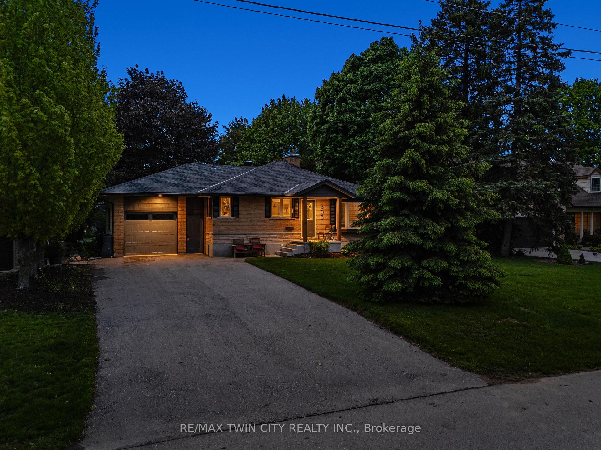 306 Normandy Avenue, Waterloo — photo 3 of 5