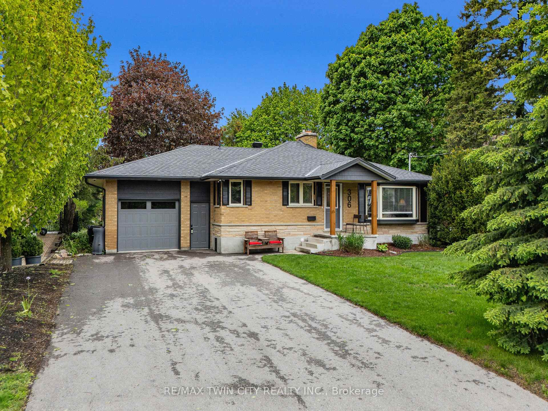 306 Normandy Avenue, Waterloo — photo 4 of 5