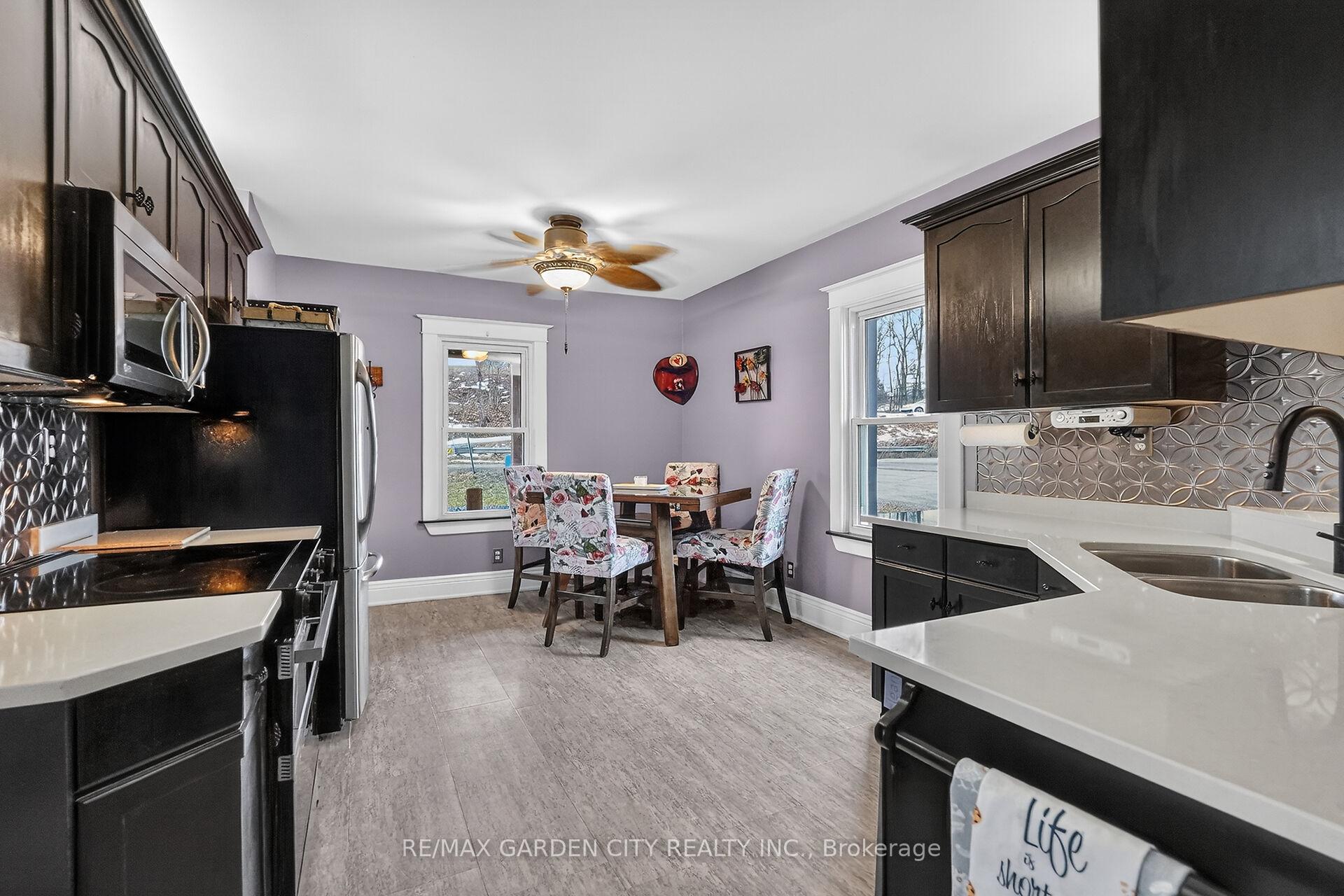 3745 King Street, Lincoln — photo 4 of 5