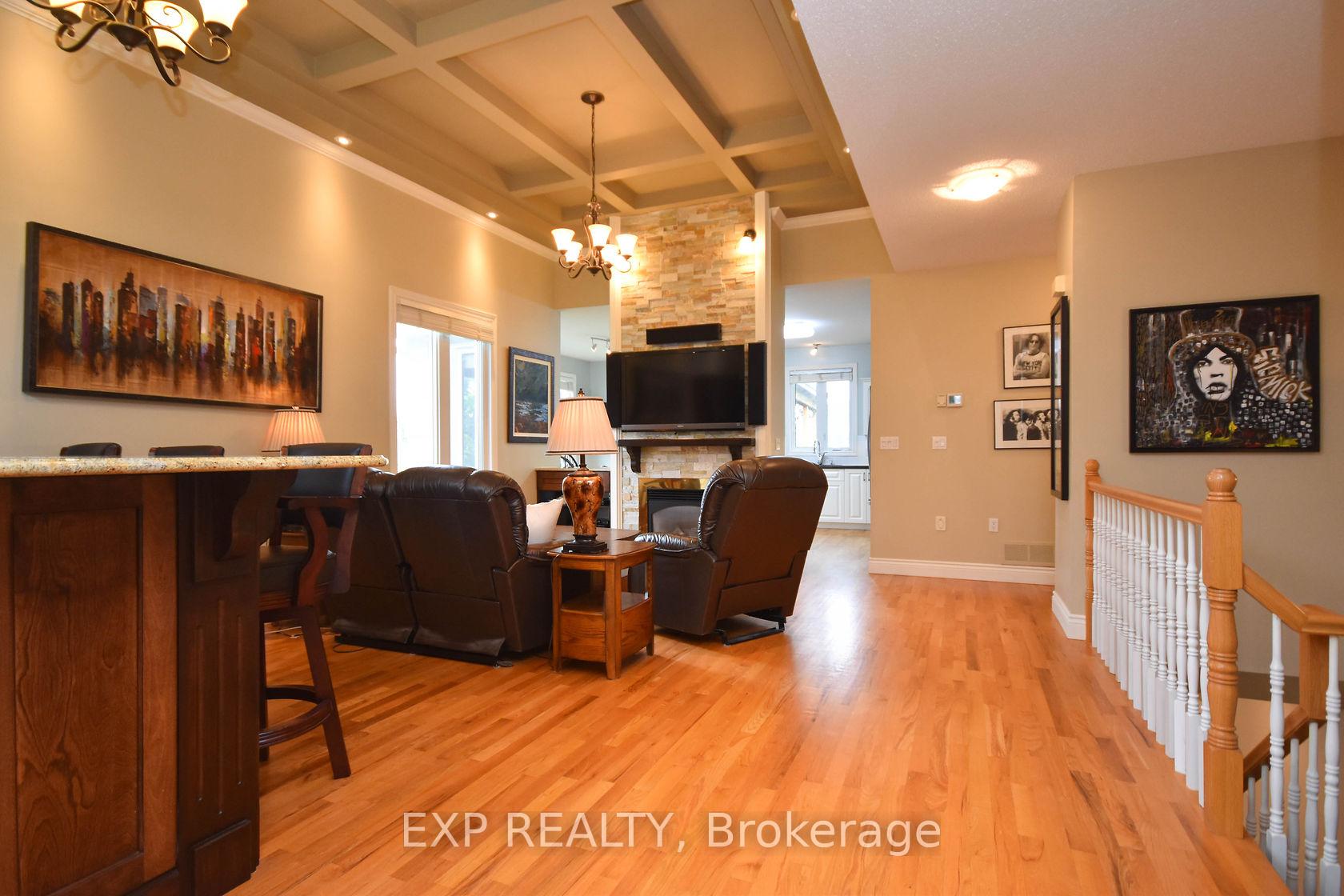 29 STONECROFT Terrace, Kanata — photo 4 of 5