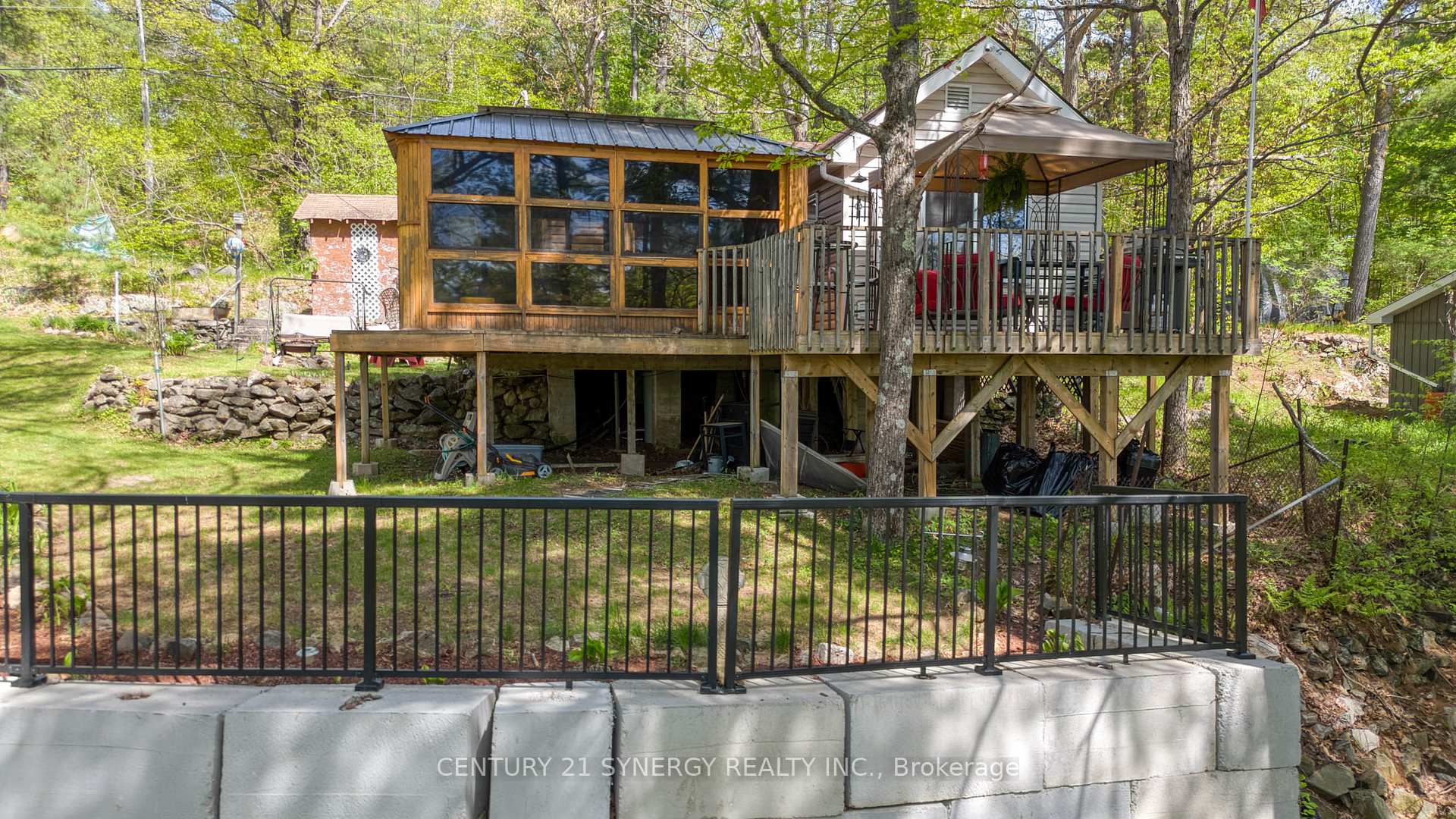664 Raby Road, Tay Valley, ON K0H 2B0 — Tay Valley, Ontario