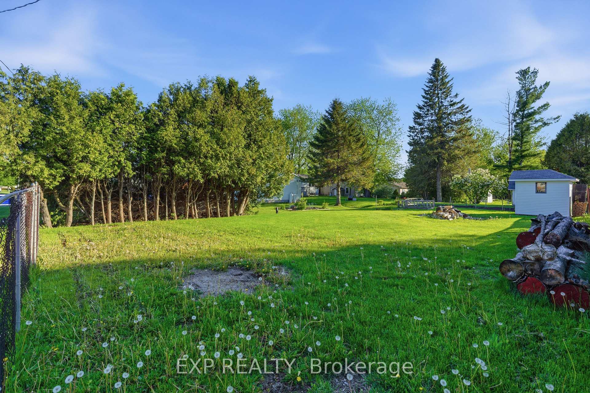 4 MONTCALM Street, Clarence-Rockland — photo 2 of 5