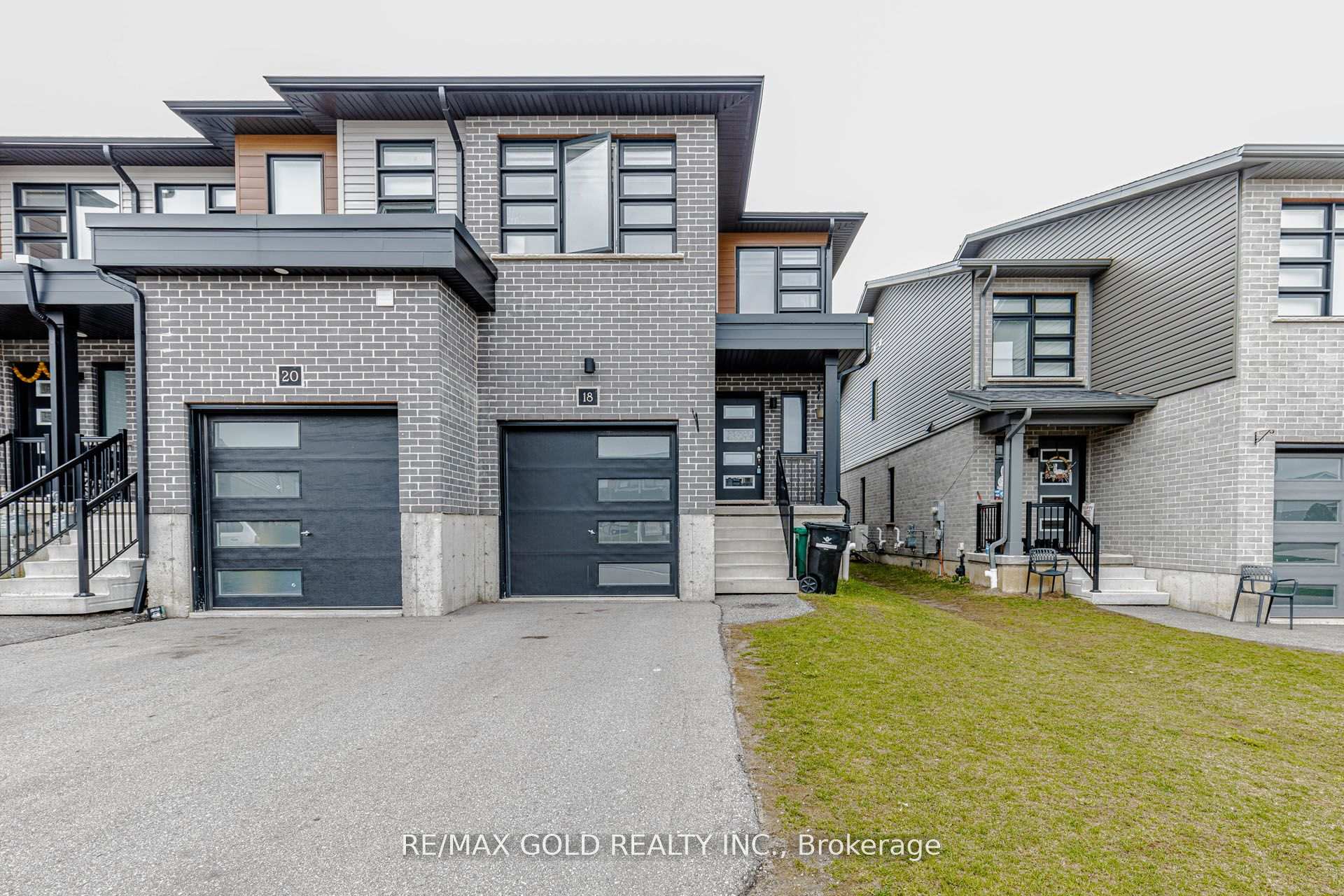 18 Wilkinson Avenue, Cambridge — photo 2 of 5