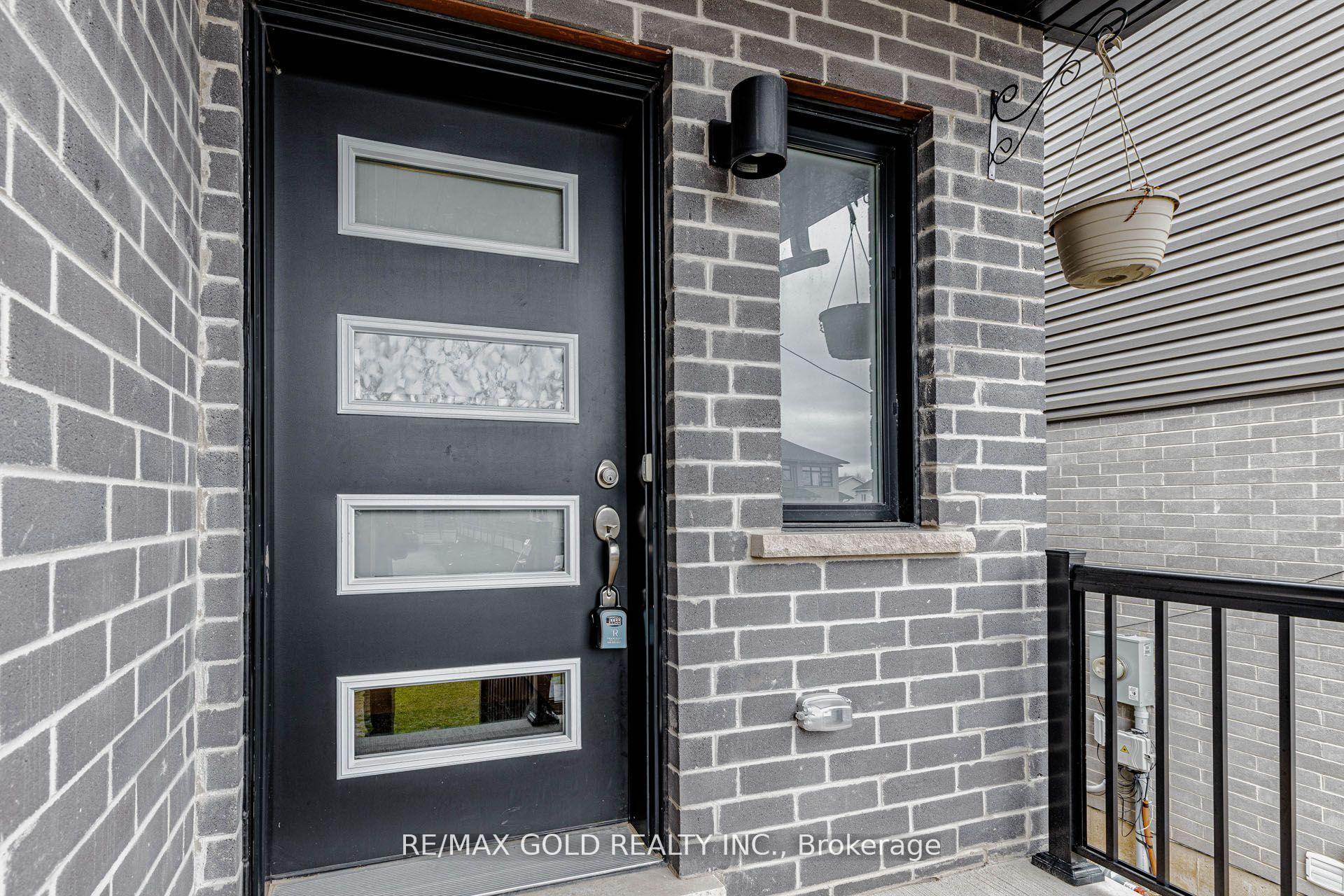 18 Wilkinson Avenue, Cambridge — photo 4 of 5