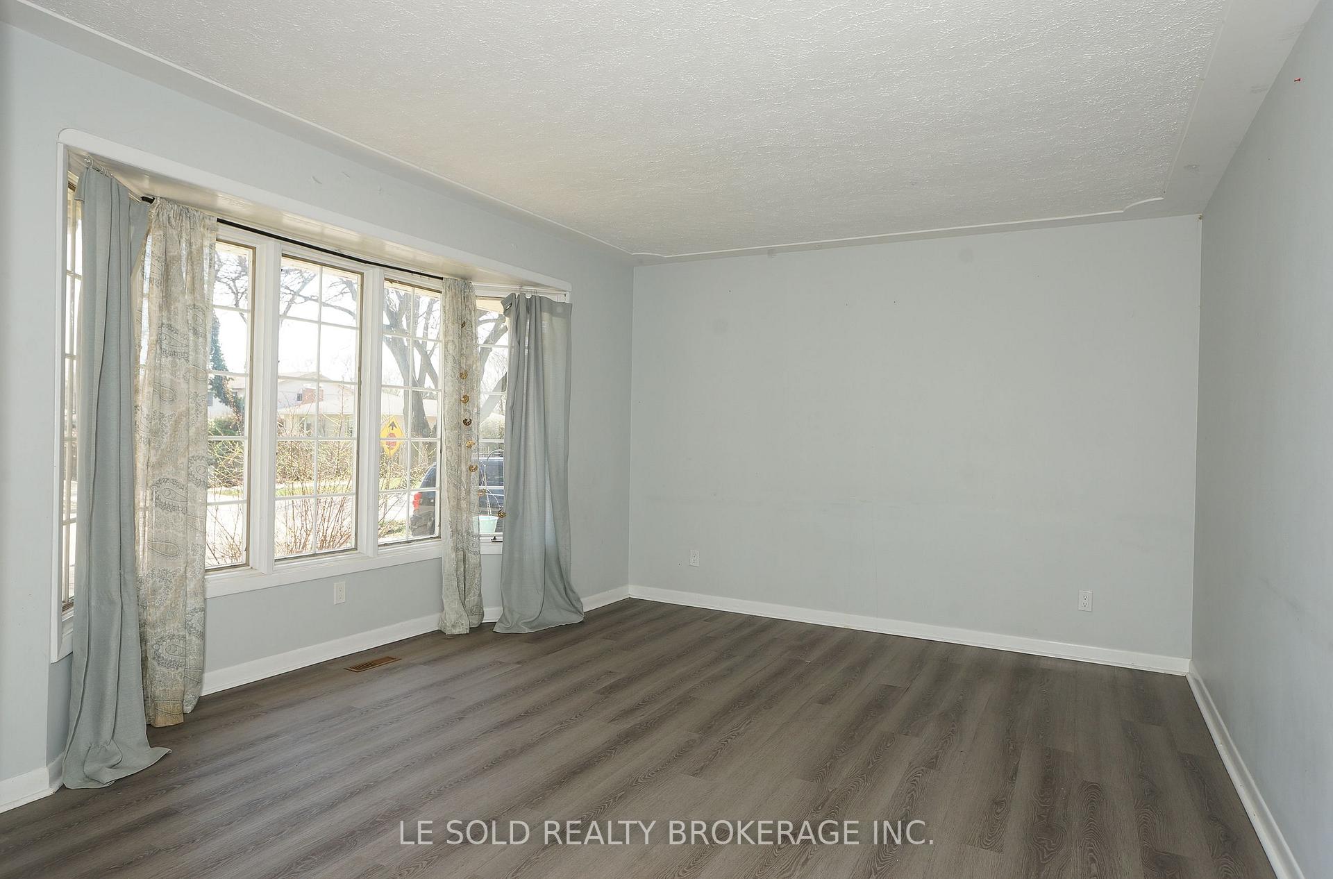1653 Milestone Road Upper Unit, London North — photo 4 of 5