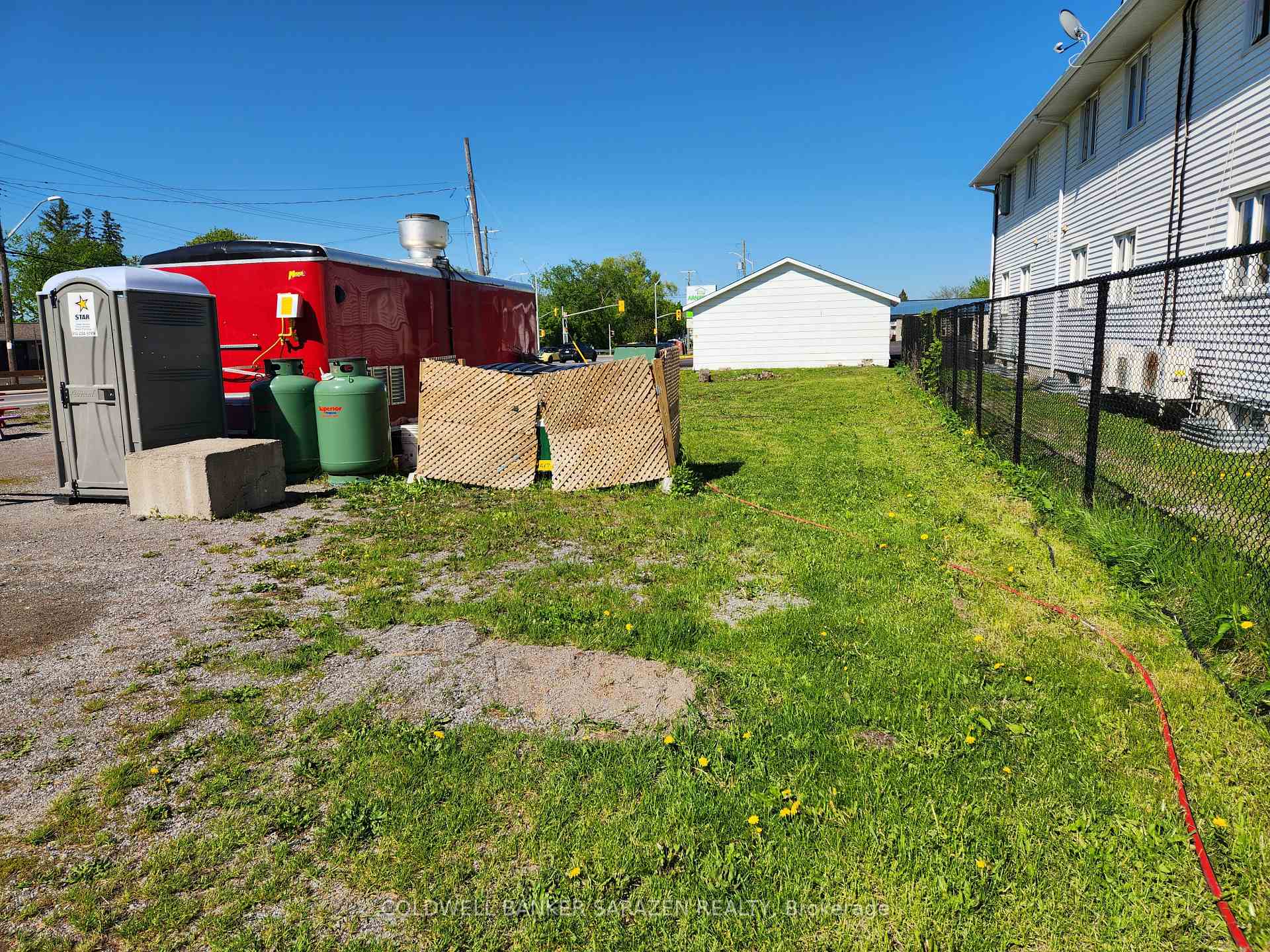 182 Daniel Street S, Arnprior — photo 3 of 5