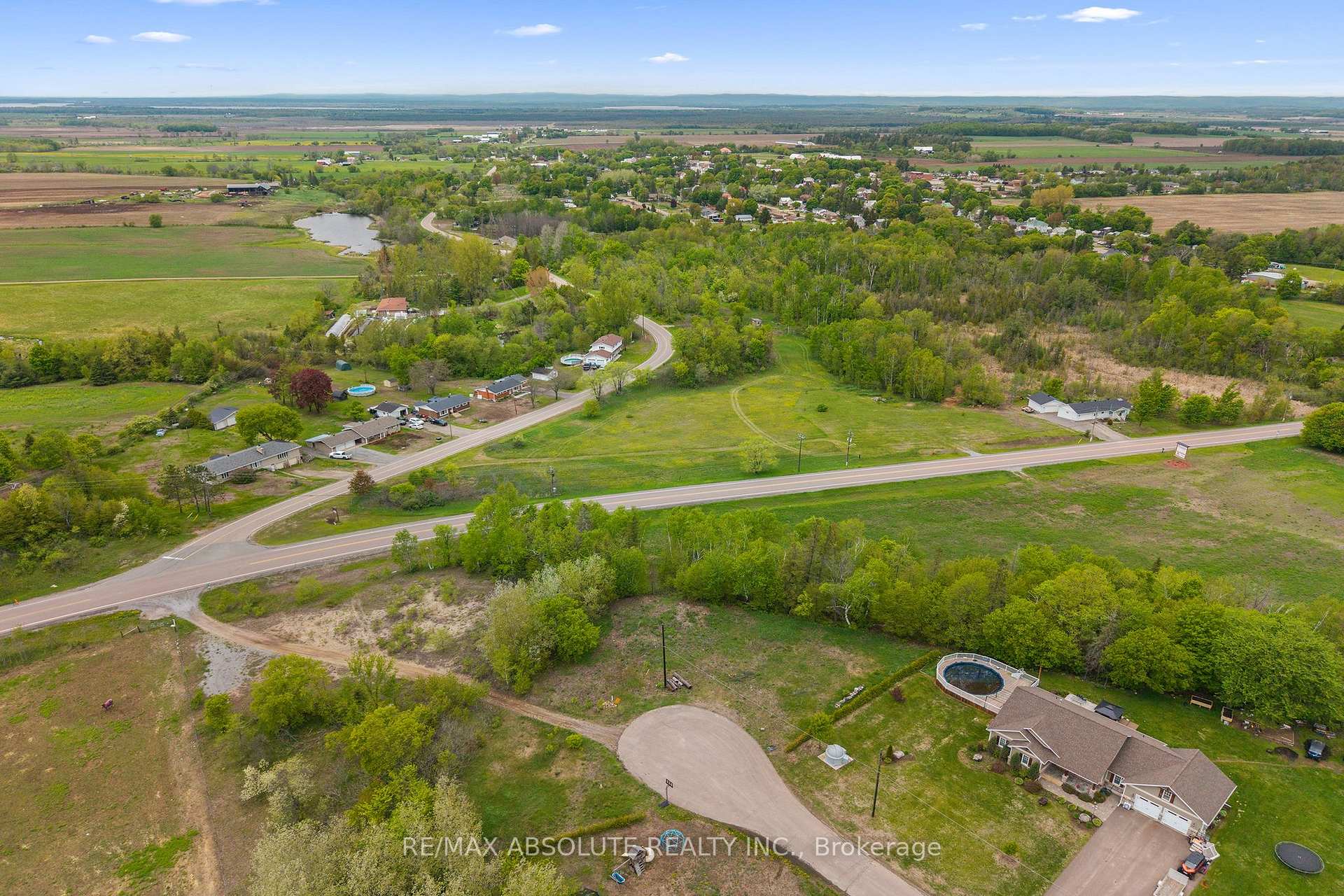 6 Lowe Court, Whitewater Region, ON K0J 1C0 — Whitewater Region, Ontario